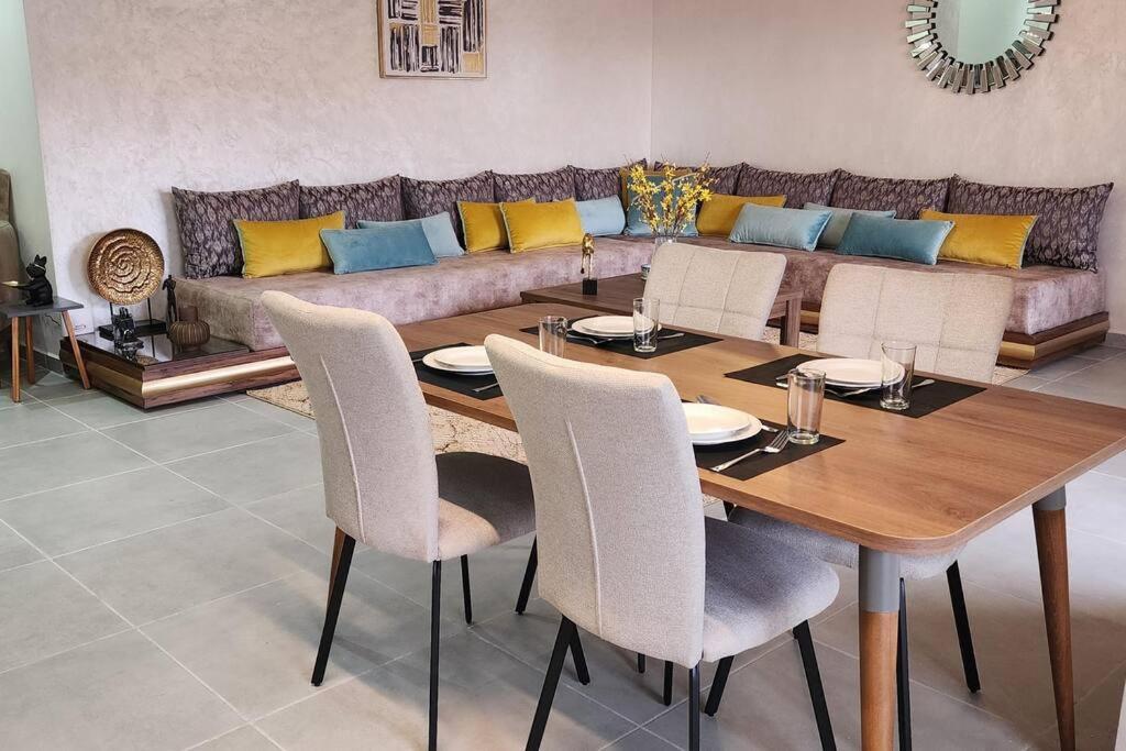 Luxury In Downtown Hivernage Neighborhood