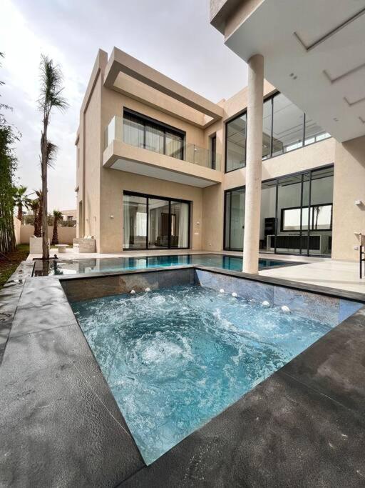 Kenza Piscine Et Jacuzzi Chauffee *