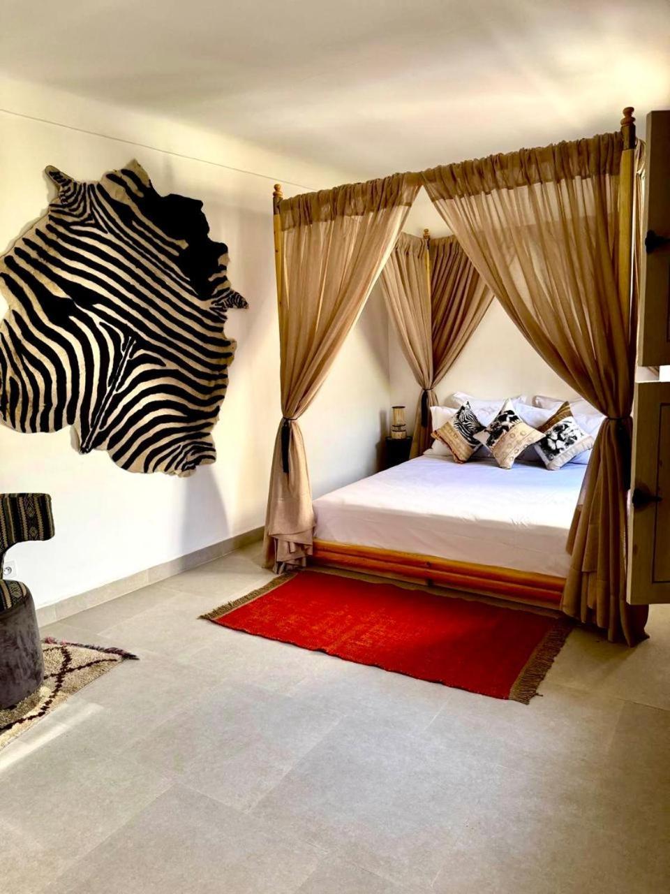 Dollar Des Sables & Riad Marrakesh