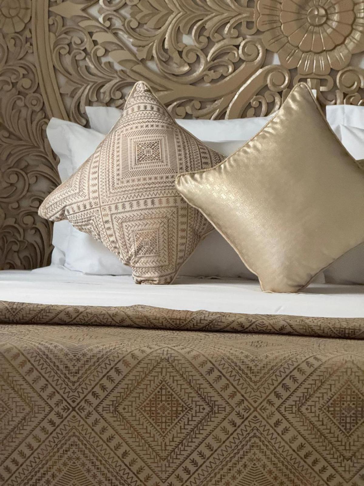 Dollar Des Sables & Riad Marrakesh