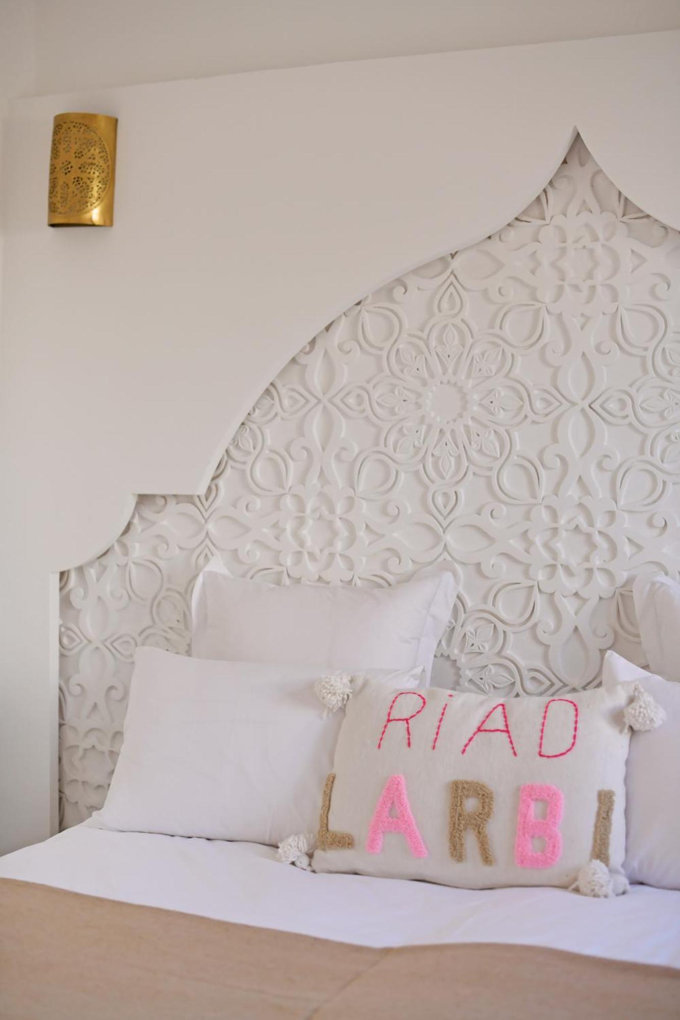 Riad Larbi Khalis *