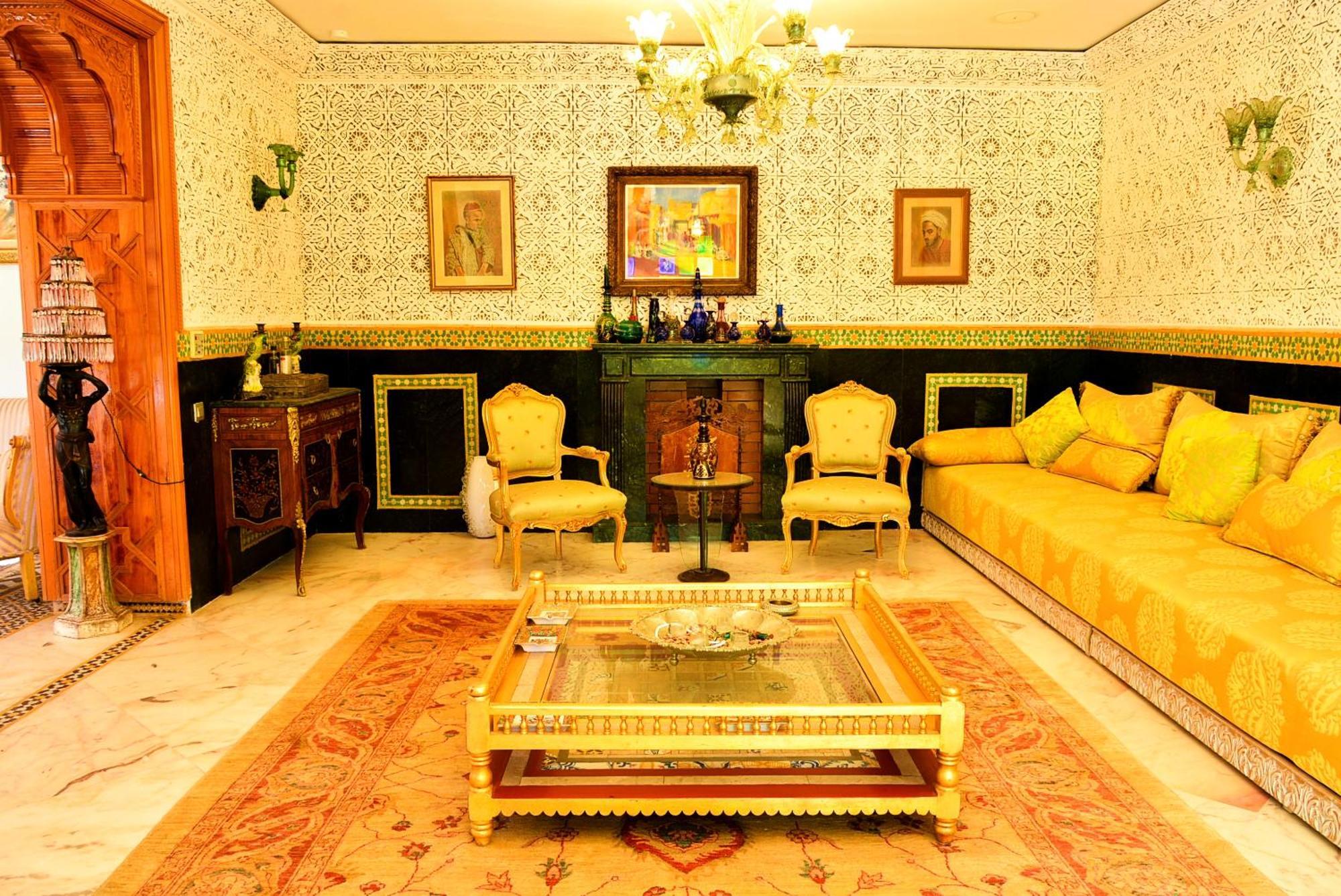 The Palace - Gym - - Tennis Court *