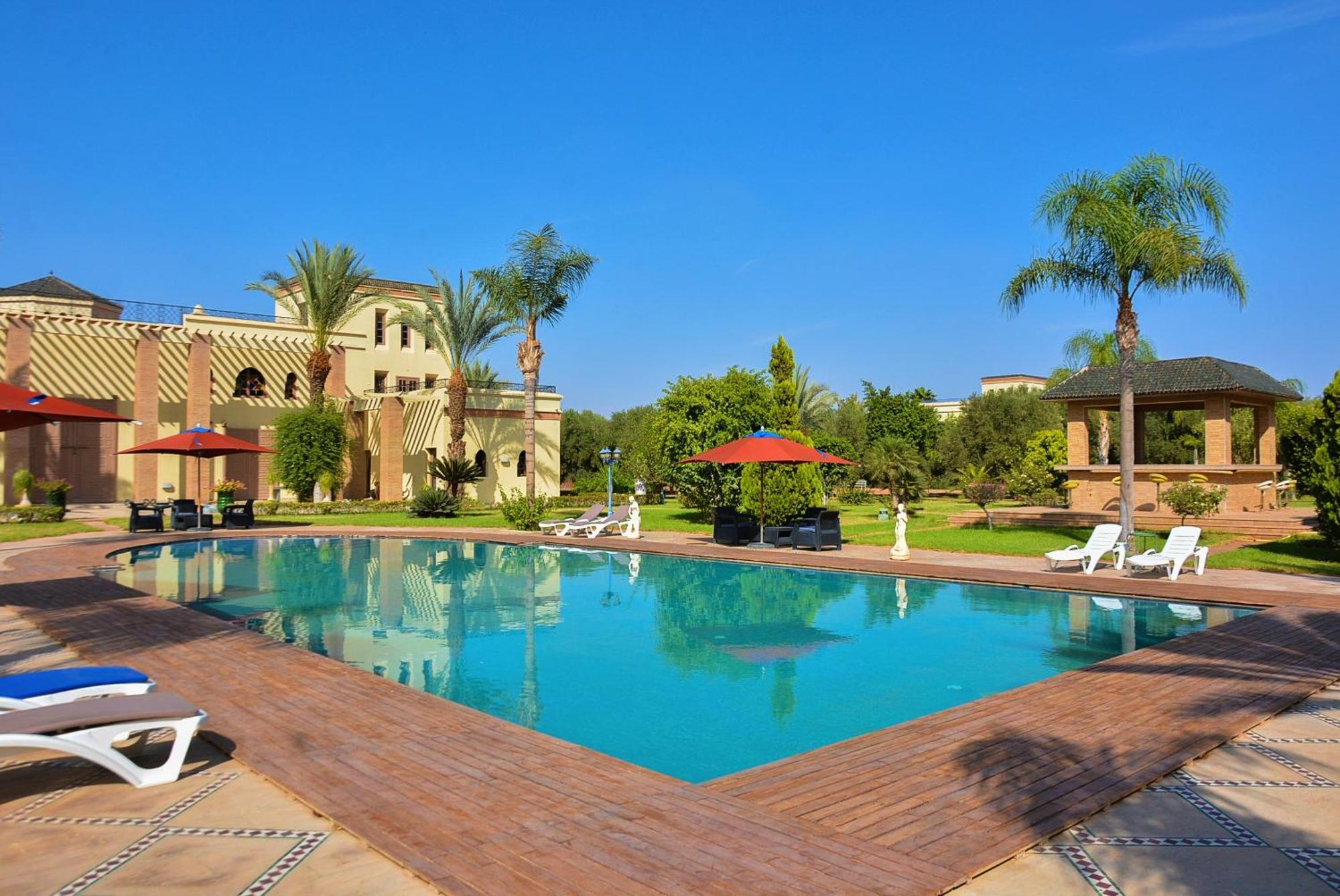 The Palace - Gym - - Tennis Court *