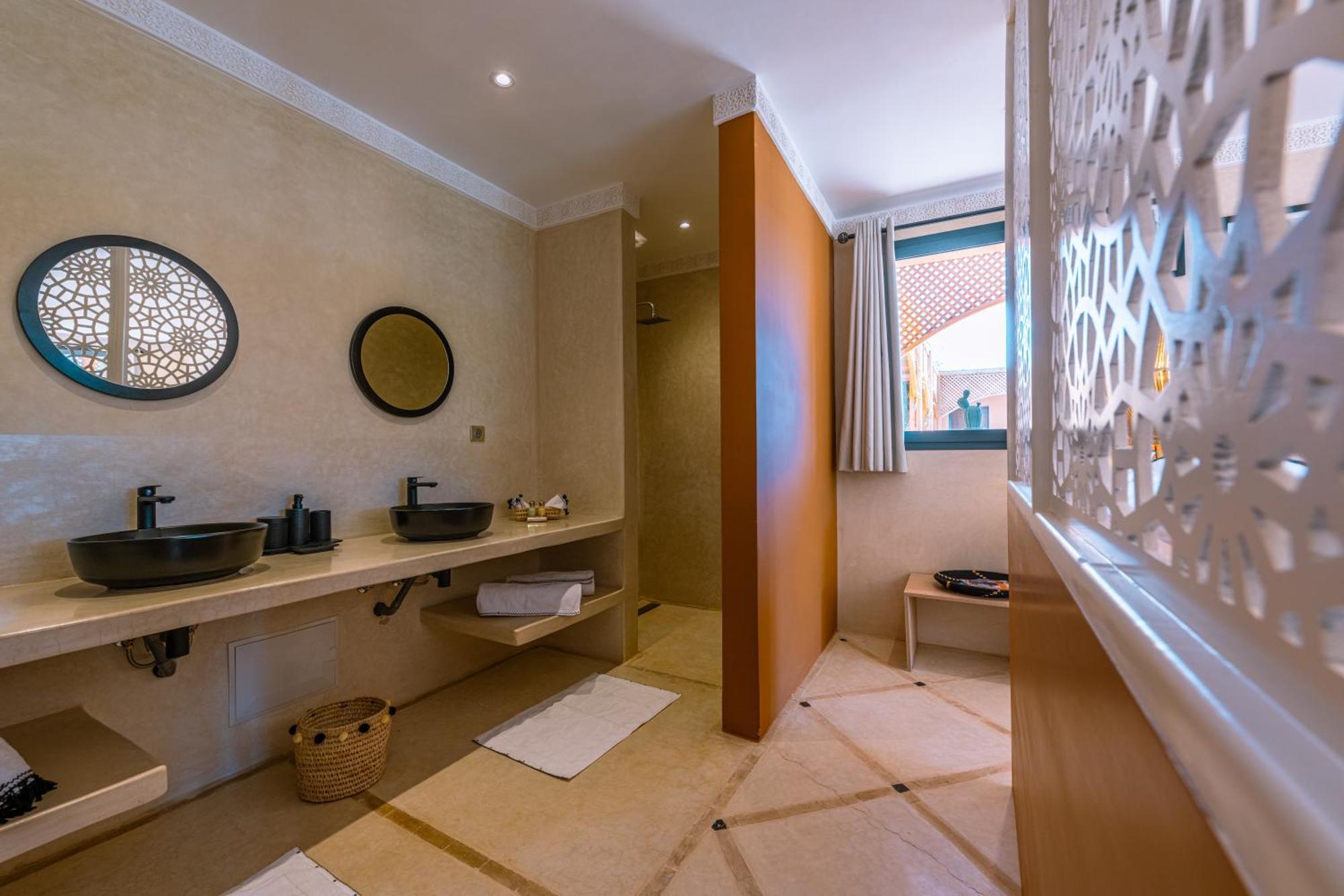 Nael Guest house *