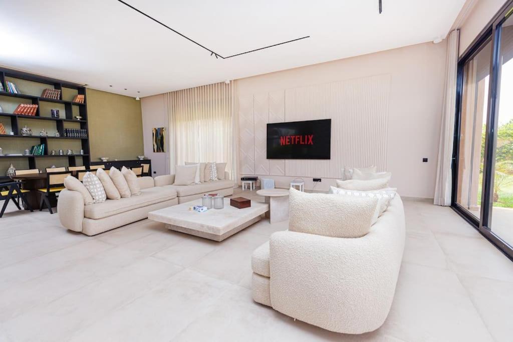 Modern 4br Golf View In Amelkis Marrakech Hébergement de vacances