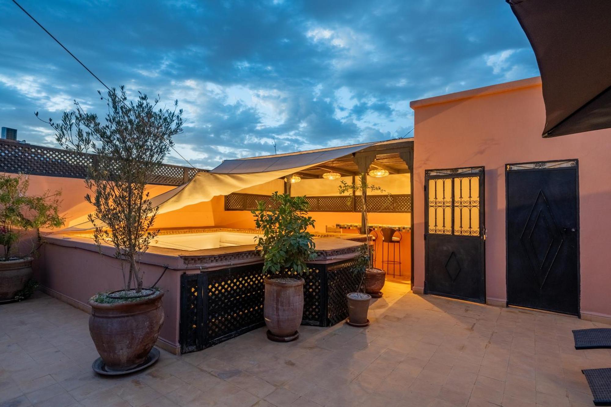 Riad Aouzal Exclusif-breakfast-pool Vakantiehuis Marrakesh