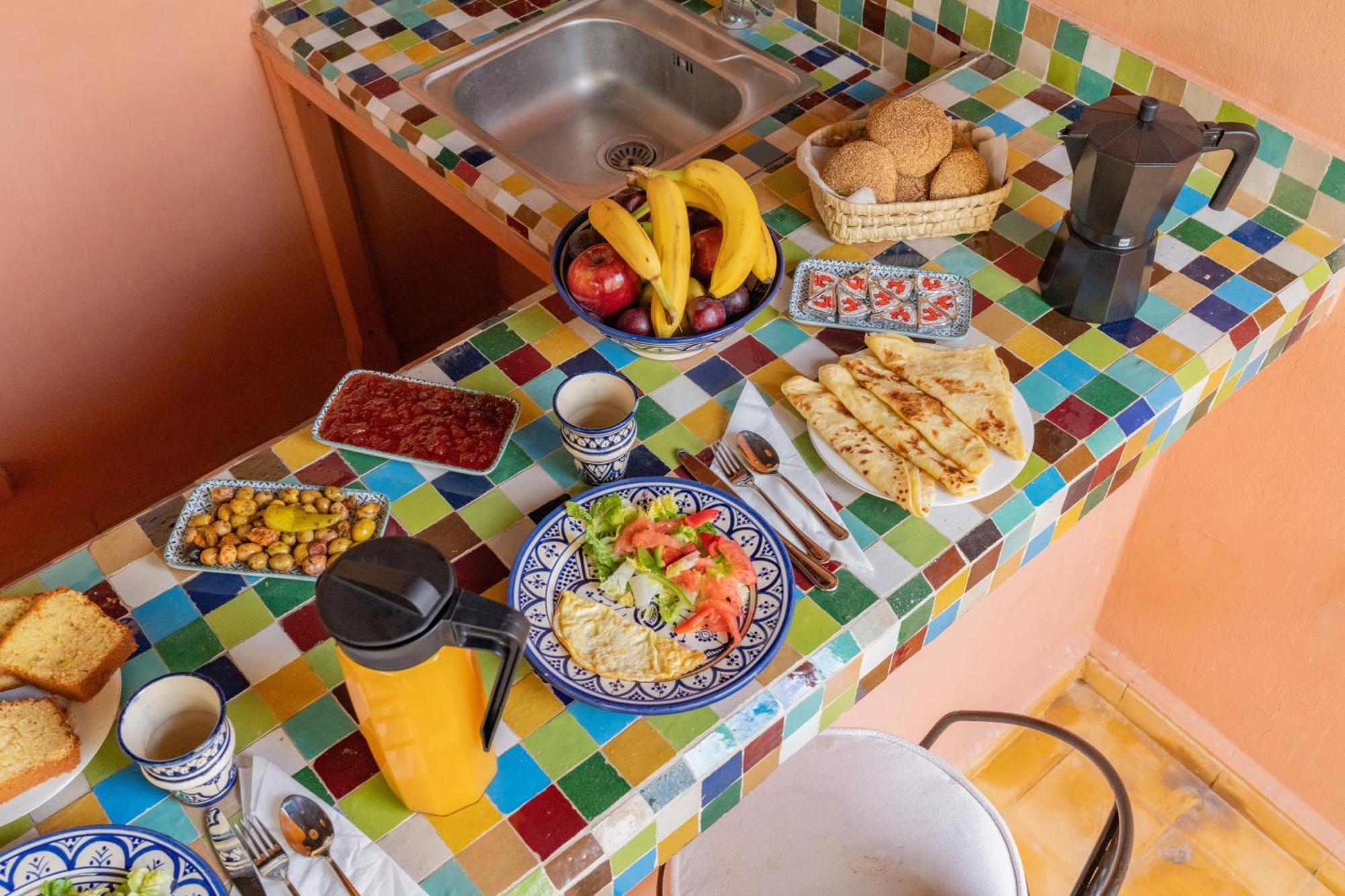 Riad Aouzal Exclusif-breakfast-pool