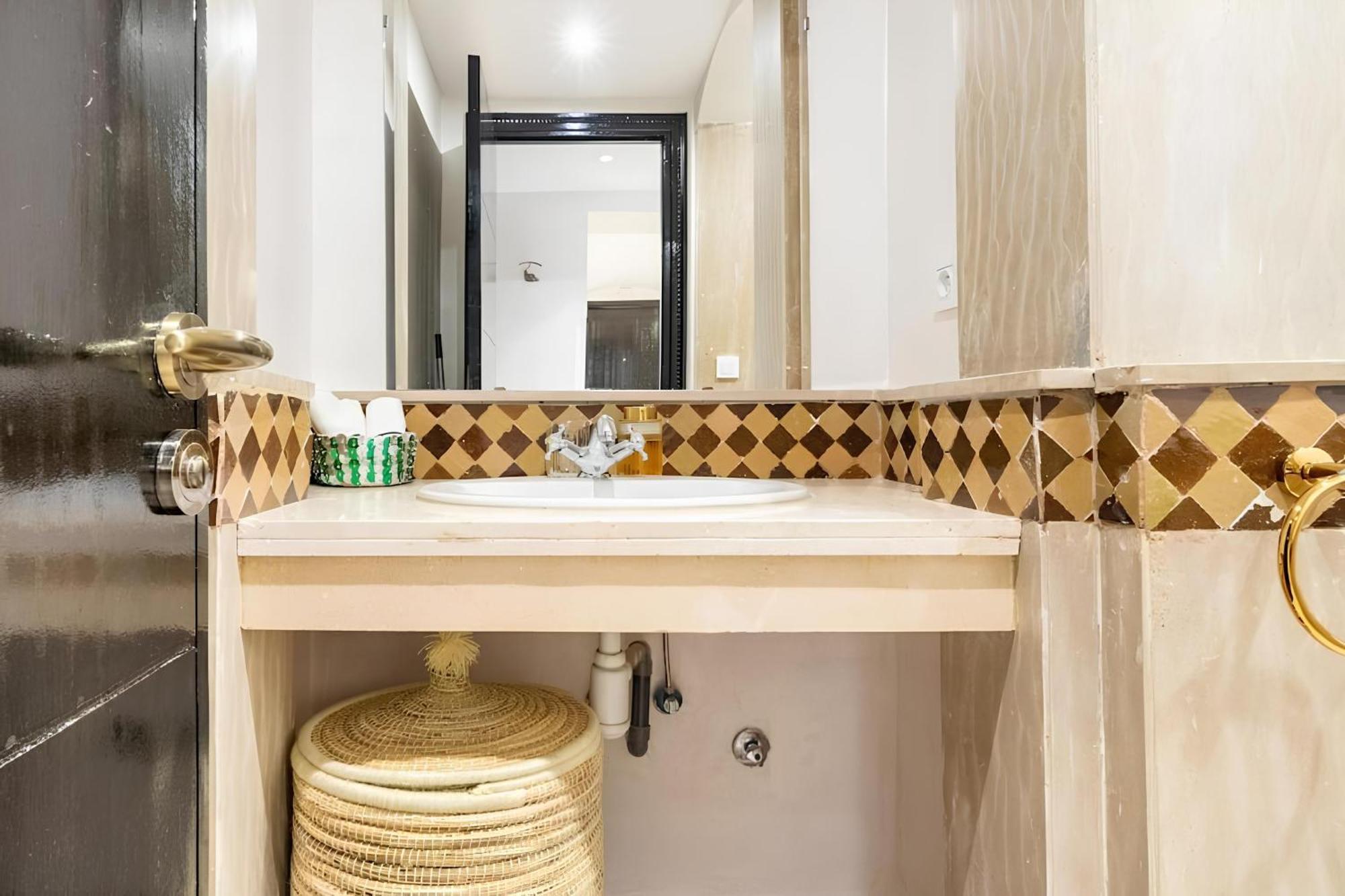 Appartement C-appartement De Luxe Plein Centre De Gueliz Avec Piscine Parking Wifi Netflix *