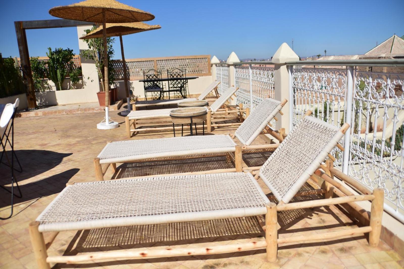 Emberiza Sahari Gasthuis 4*