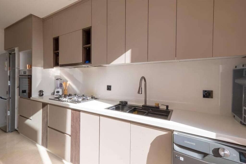 Luxury 2 Bedroom With Mountain View
