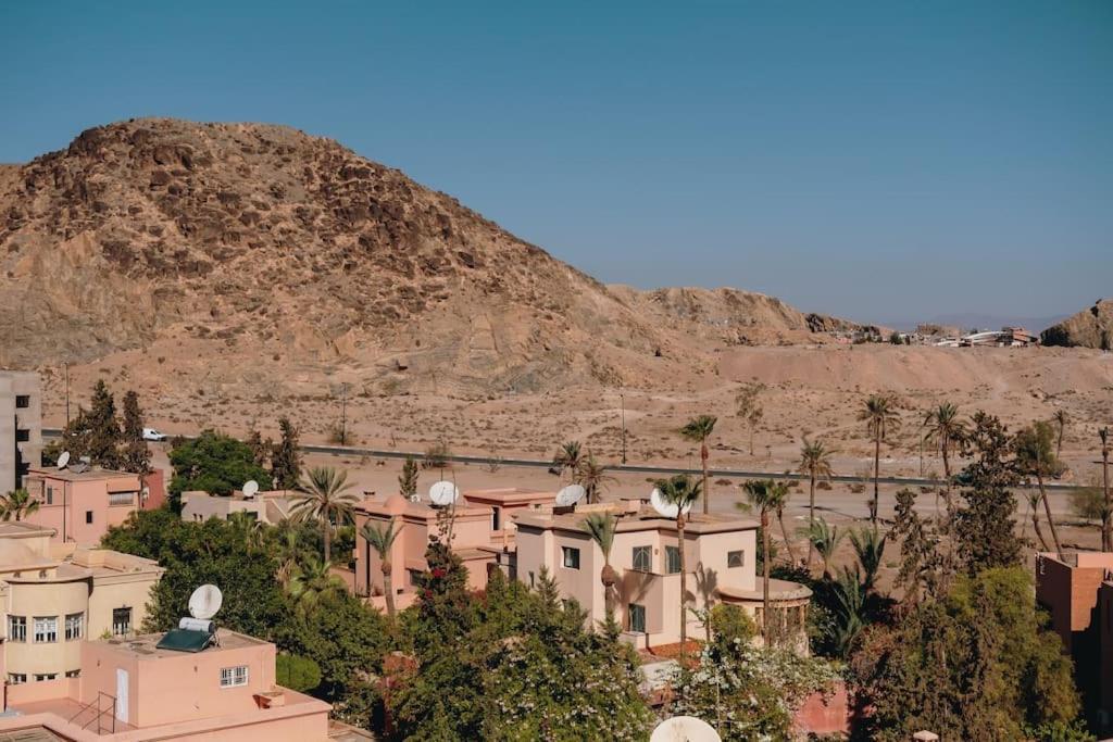 Luxury 2 Bedroom With Mountain View *