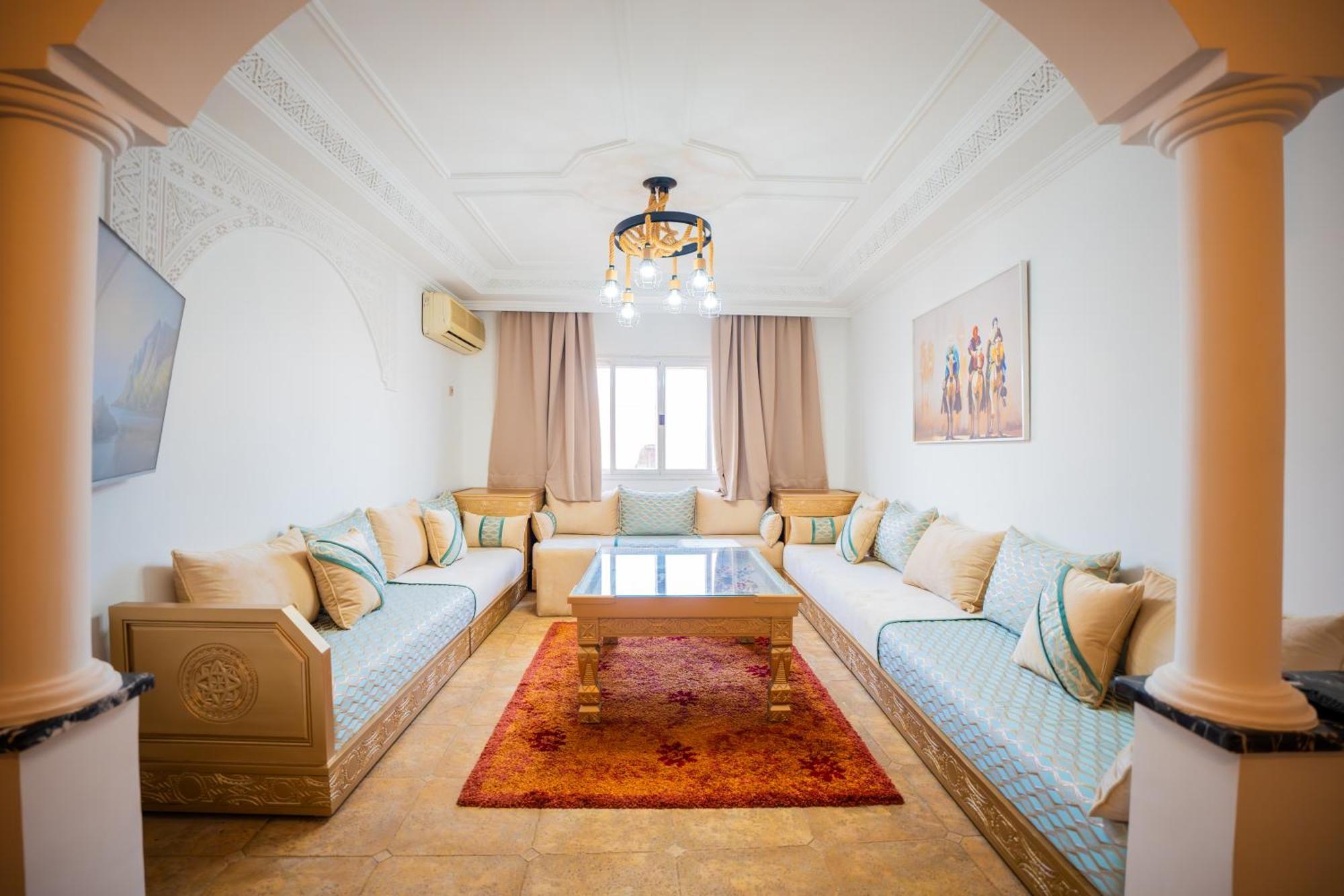 Apartment Charming Art-inspired *