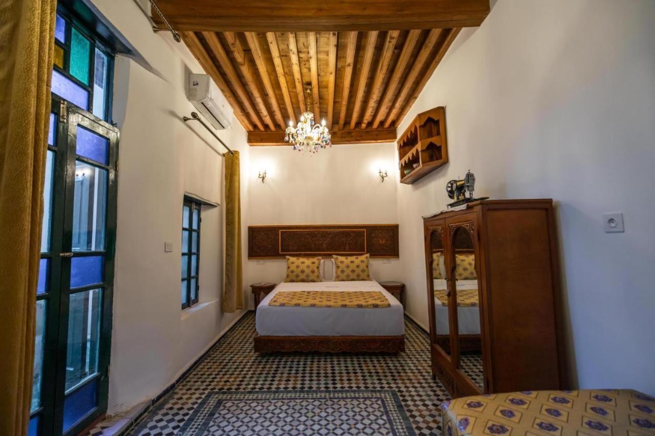 Sidny Riad *