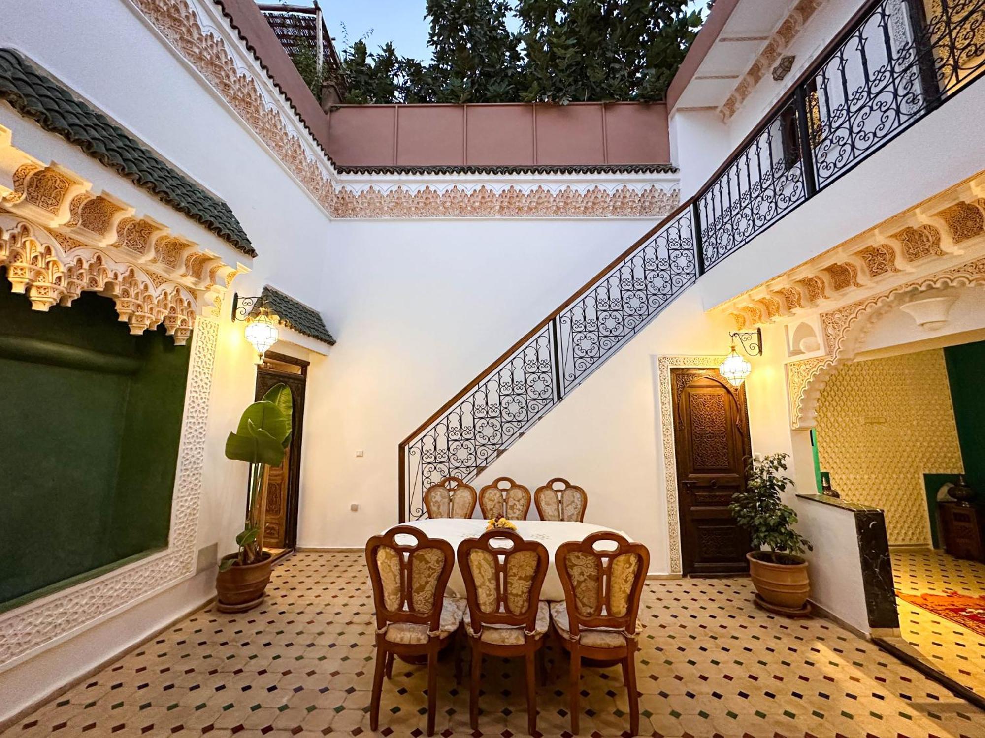 M Azbetz Maison d'hôtes *