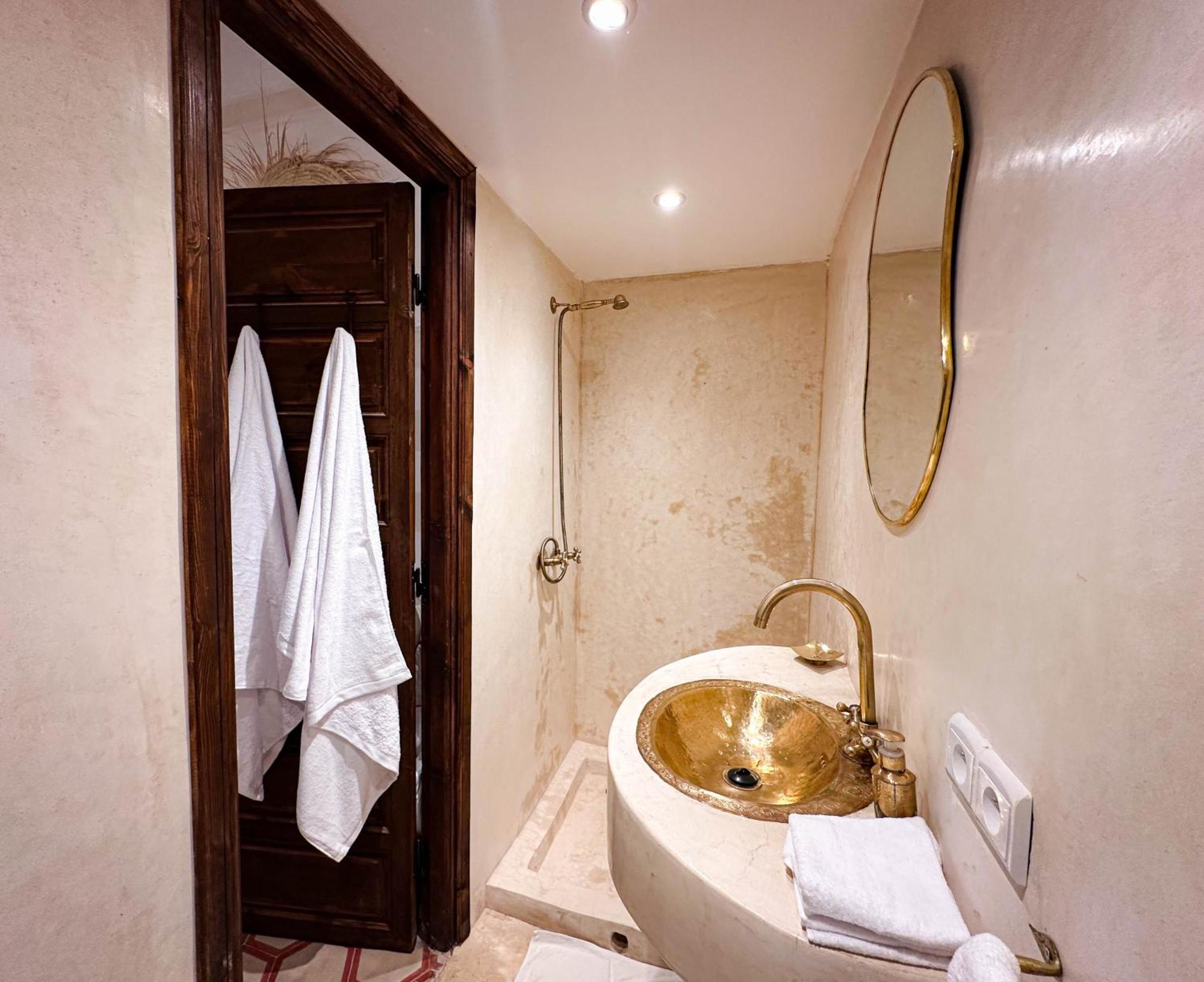 M Azbetz * Marrakesh