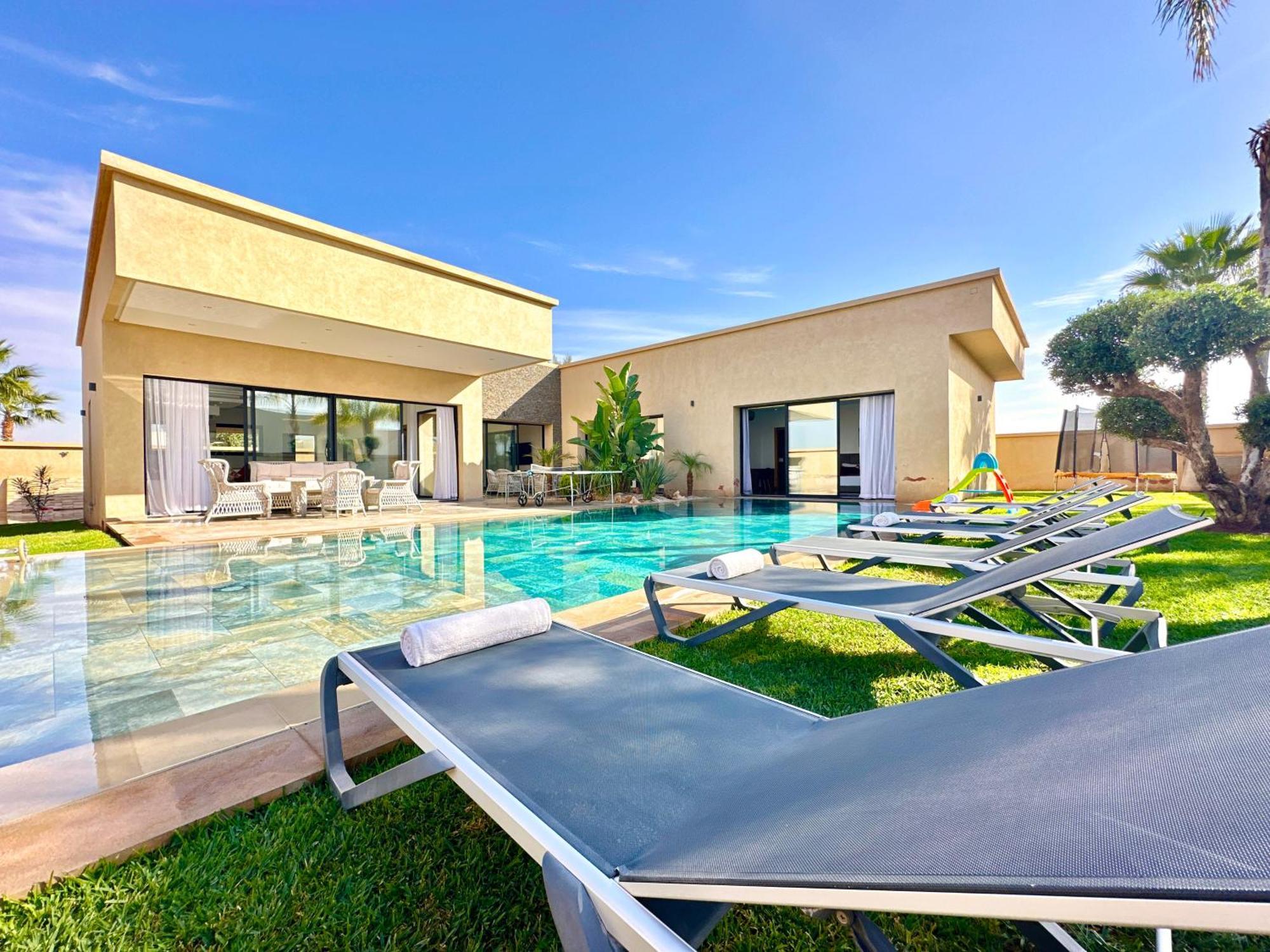 Bahia, Piscine Chauffee, Personnels Inclus