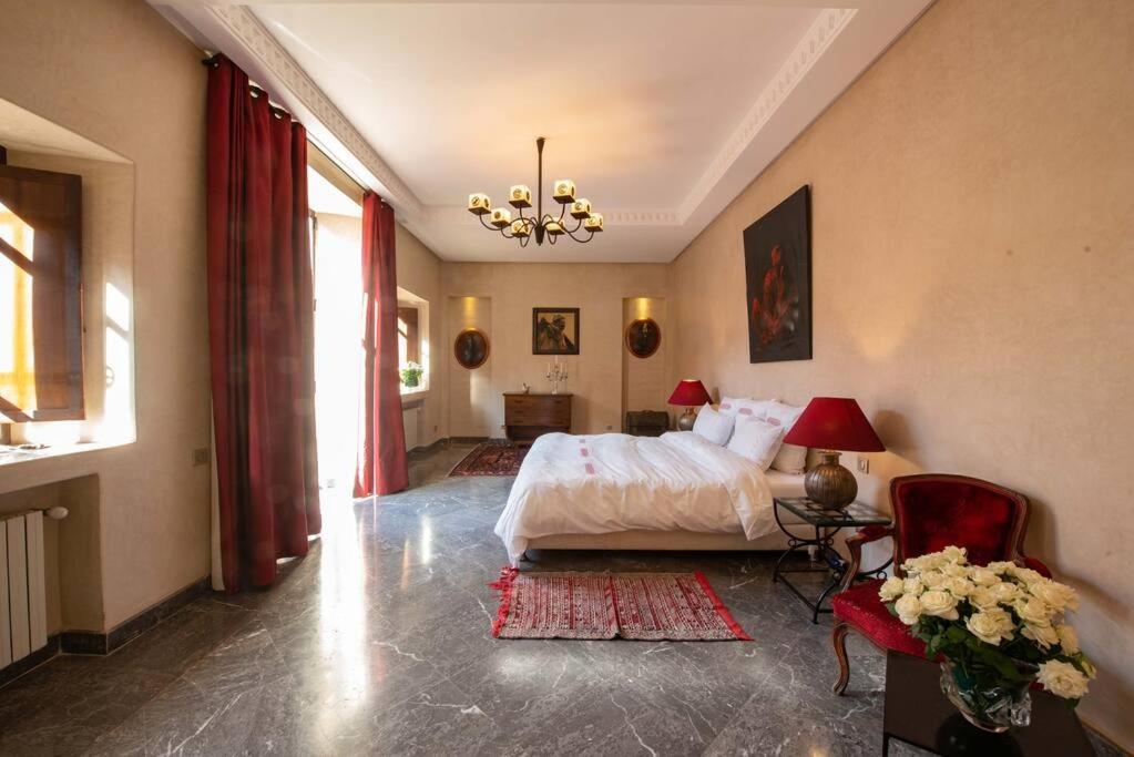 Exceptional On 10,000 Meter Square With Heated Pool Villa Marrakesh
