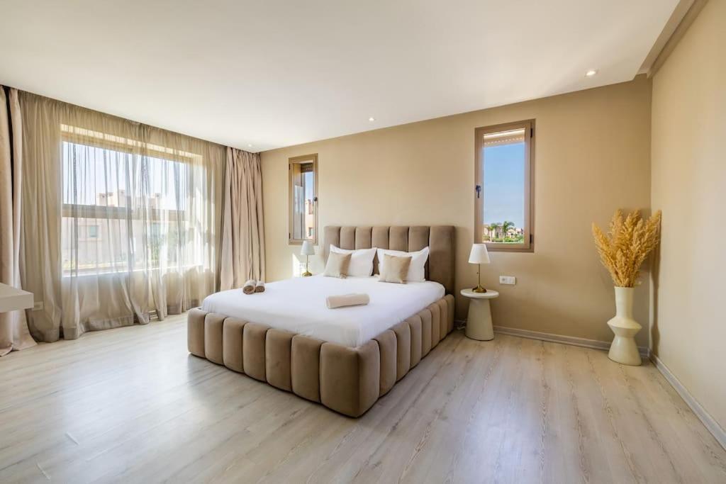 Villa De Luxe Avec Piscine Chauffee Et Vue Sur Le Golf - Marrakech Prestigia