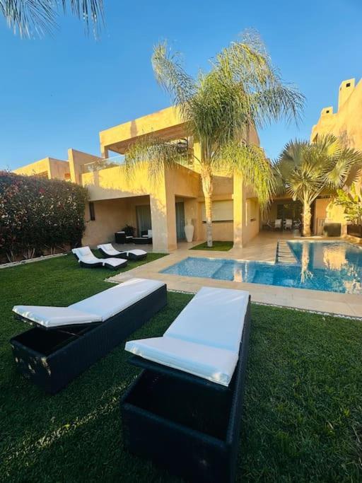 Villa Sur Golf Avec Piscine Privee Chauffee *