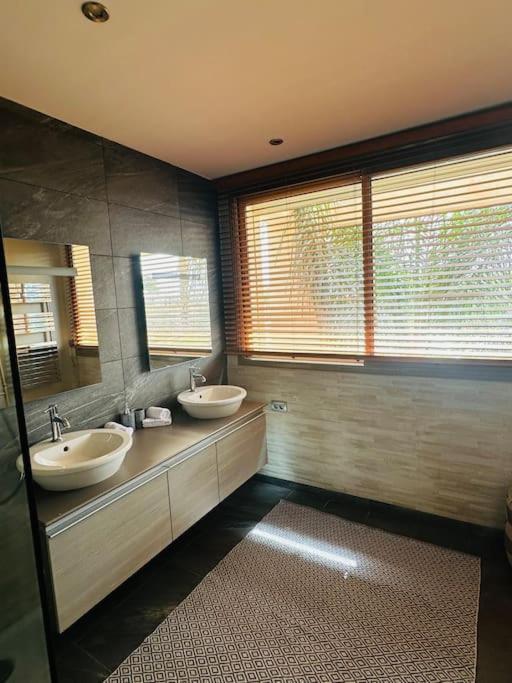 Villa Sur Golf Avec Piscine Privee Chauffee Marrakesh