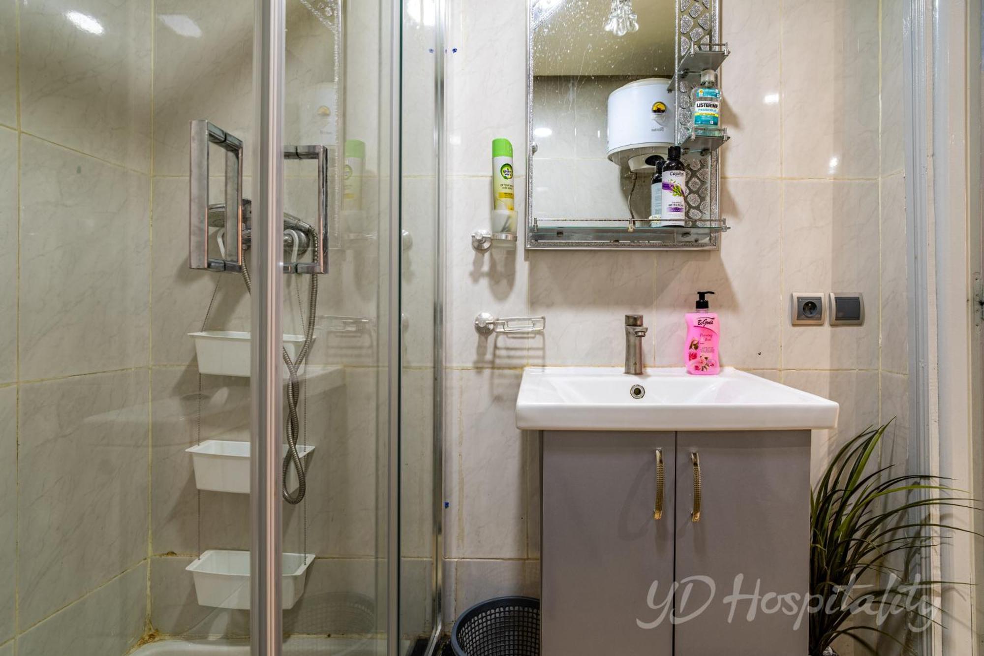 5-star Atlas Pearl Well Centered Apartment