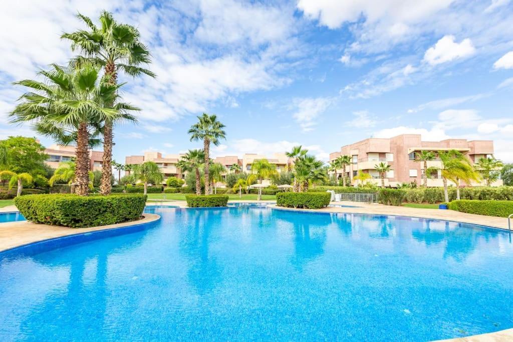Stunning Prestigia Escape Poolside Views Marrakesh