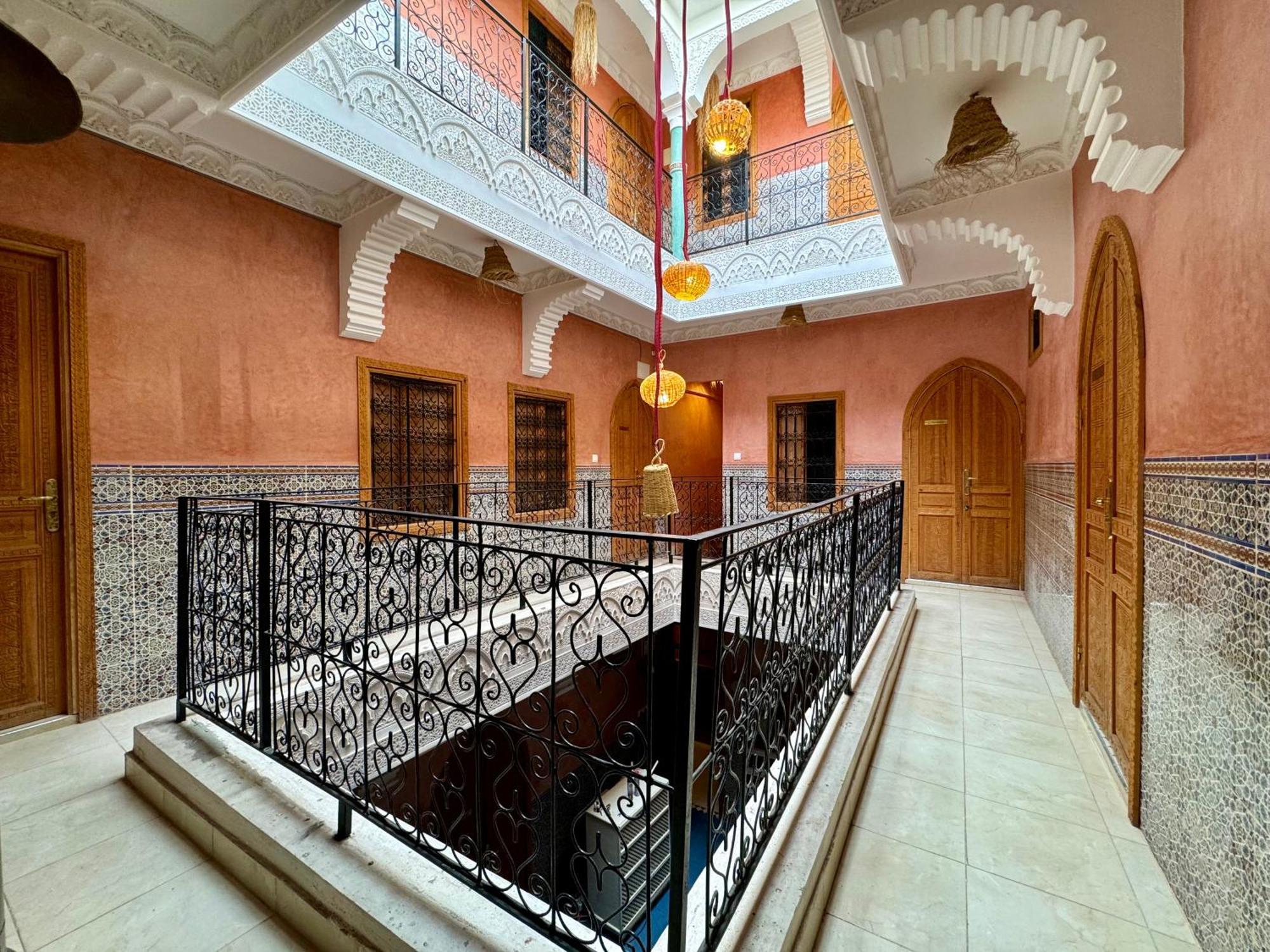 Flottement Des Songes Riad