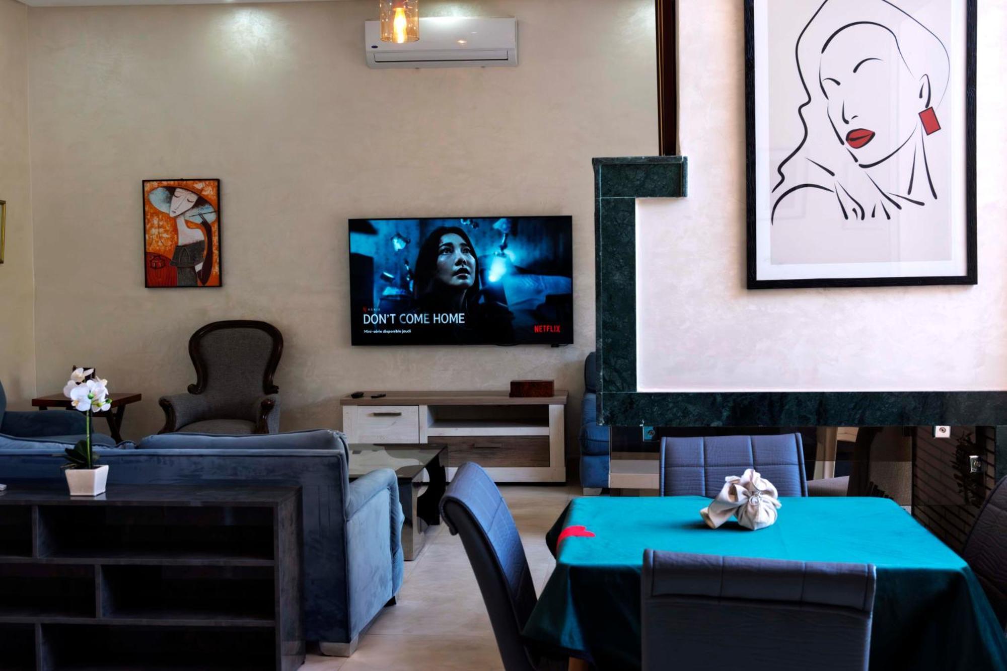 3 Suits Villa, Blue * Marrakesh