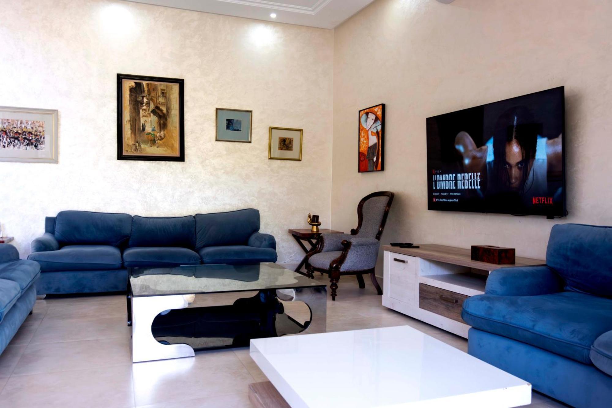 3 Suits Villa, Blue