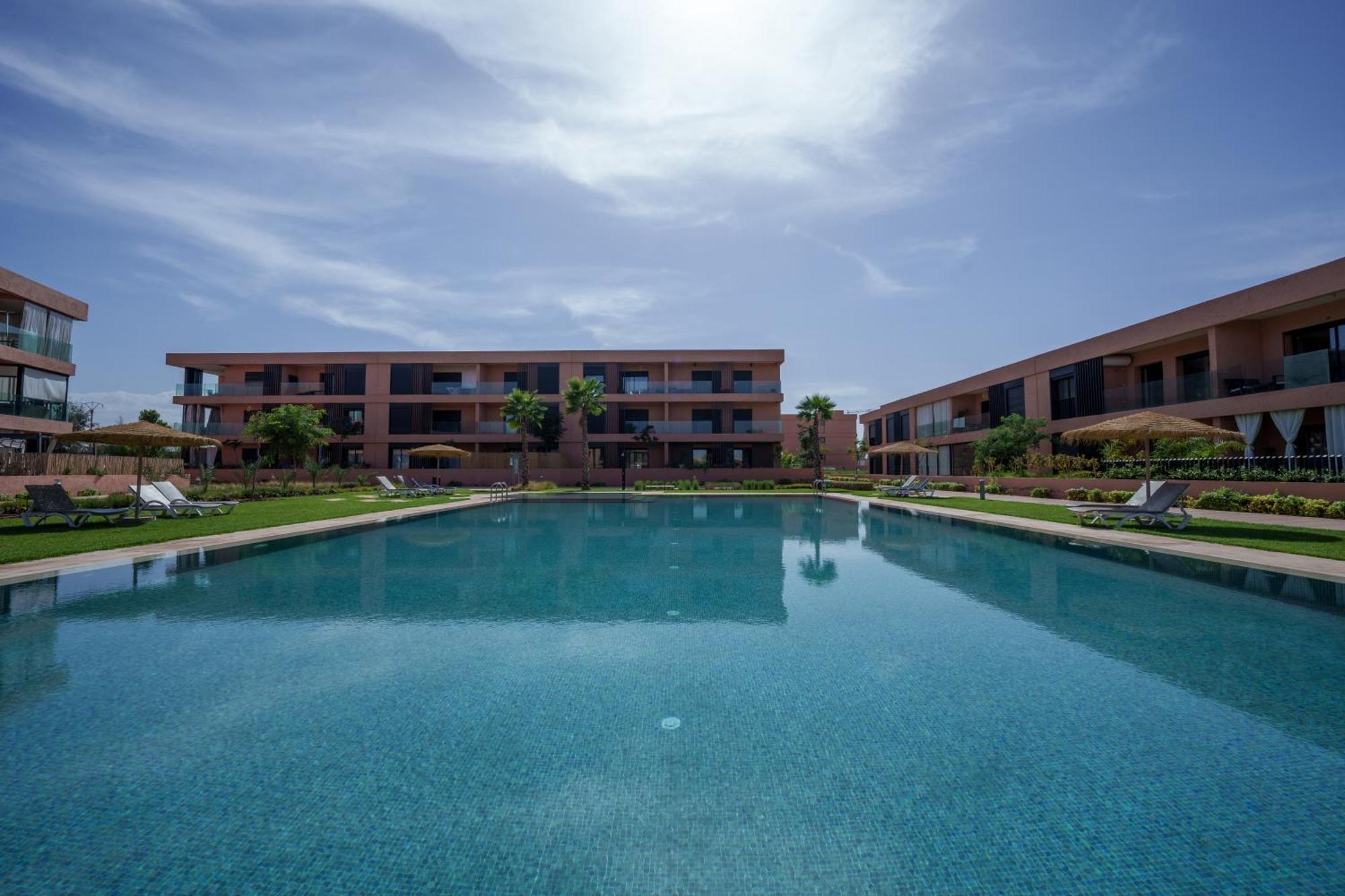 Elegance And Serenity At Noria Golf And Pool View