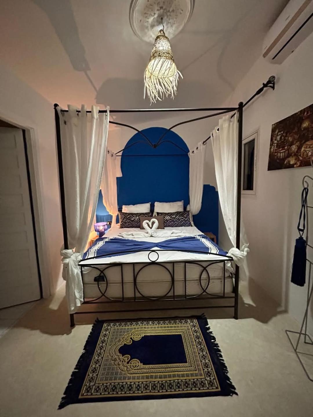 Séjour chez l'habitant By Maison Noe, Aa22