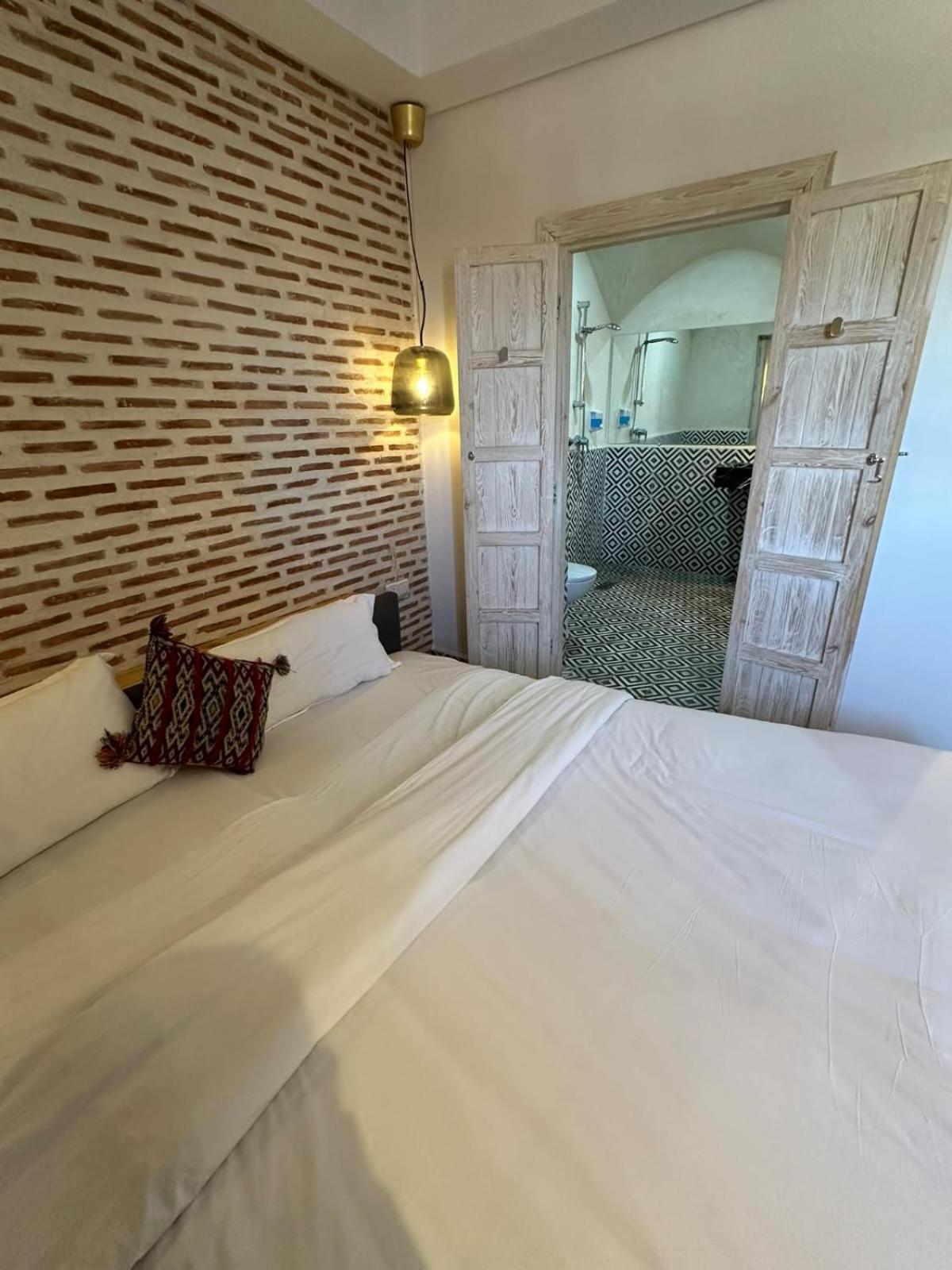 Islane Hotel