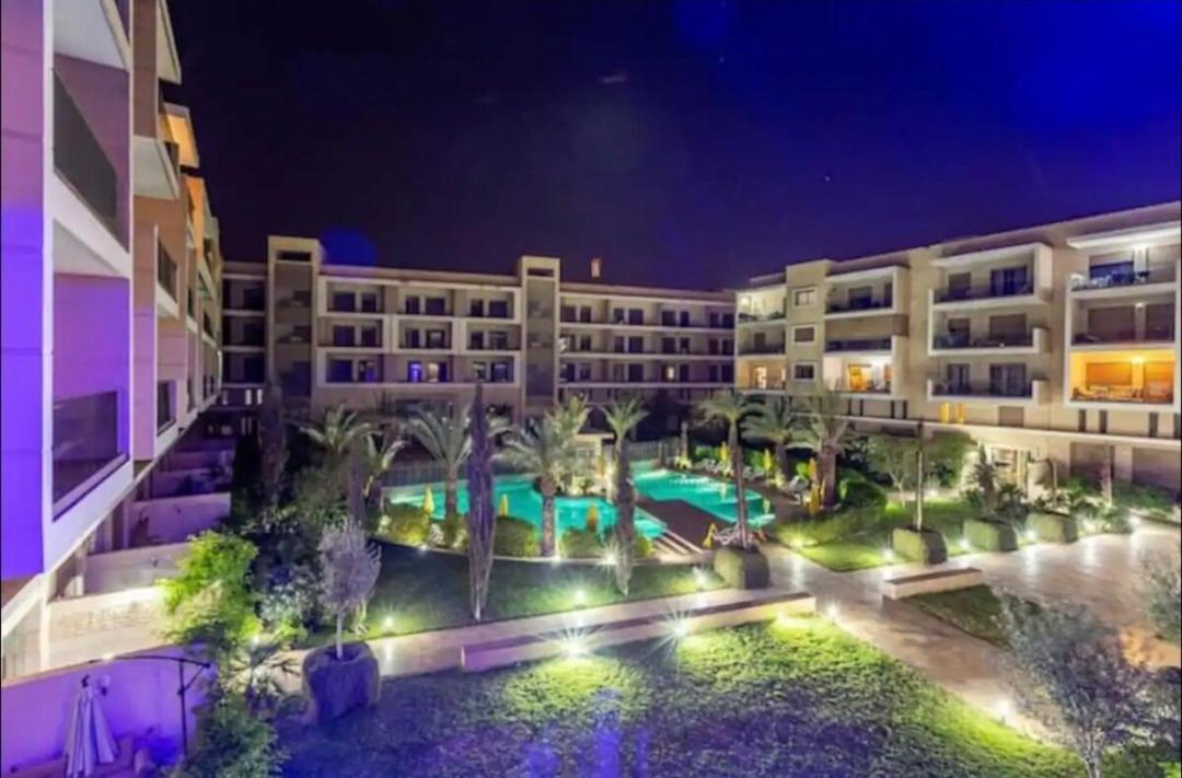 Bel A Marrakech Dans La Pearl Garden Avec Piscine Situee Sur La Route De Casablanca Sa Grande Terrasse A Splendide Vue Sur La Et Les Montagnes De L'atlas A Quelques Minutes Du Centre Et Du Grand Stade De Marrakec Marrakesch