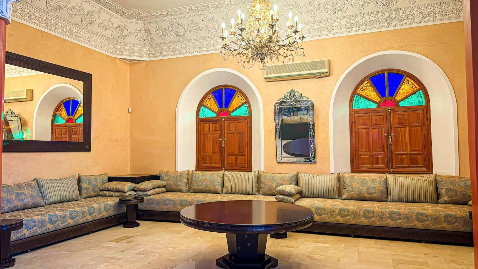 Charming Luxury - Pool & Hot Tub Villa *