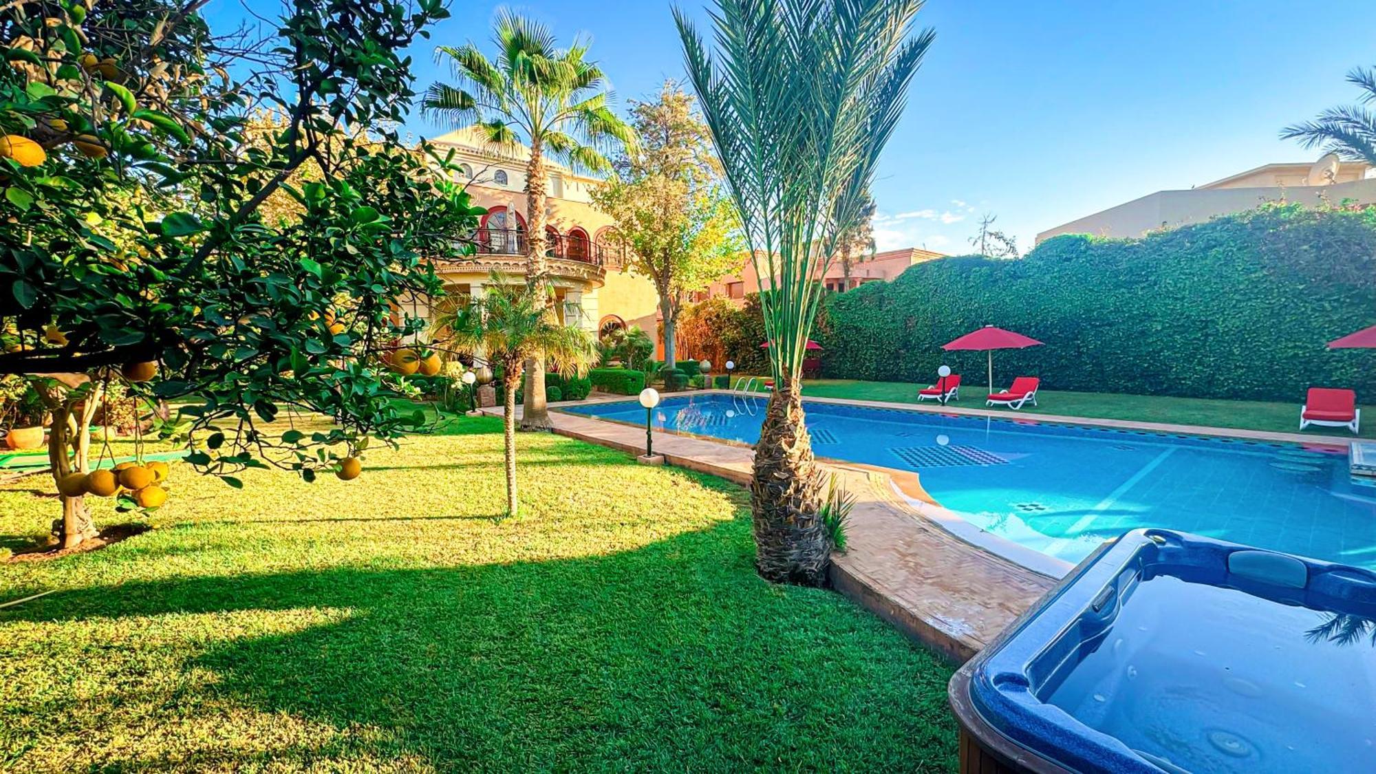Charming Luxury - Pool & Hot Tub