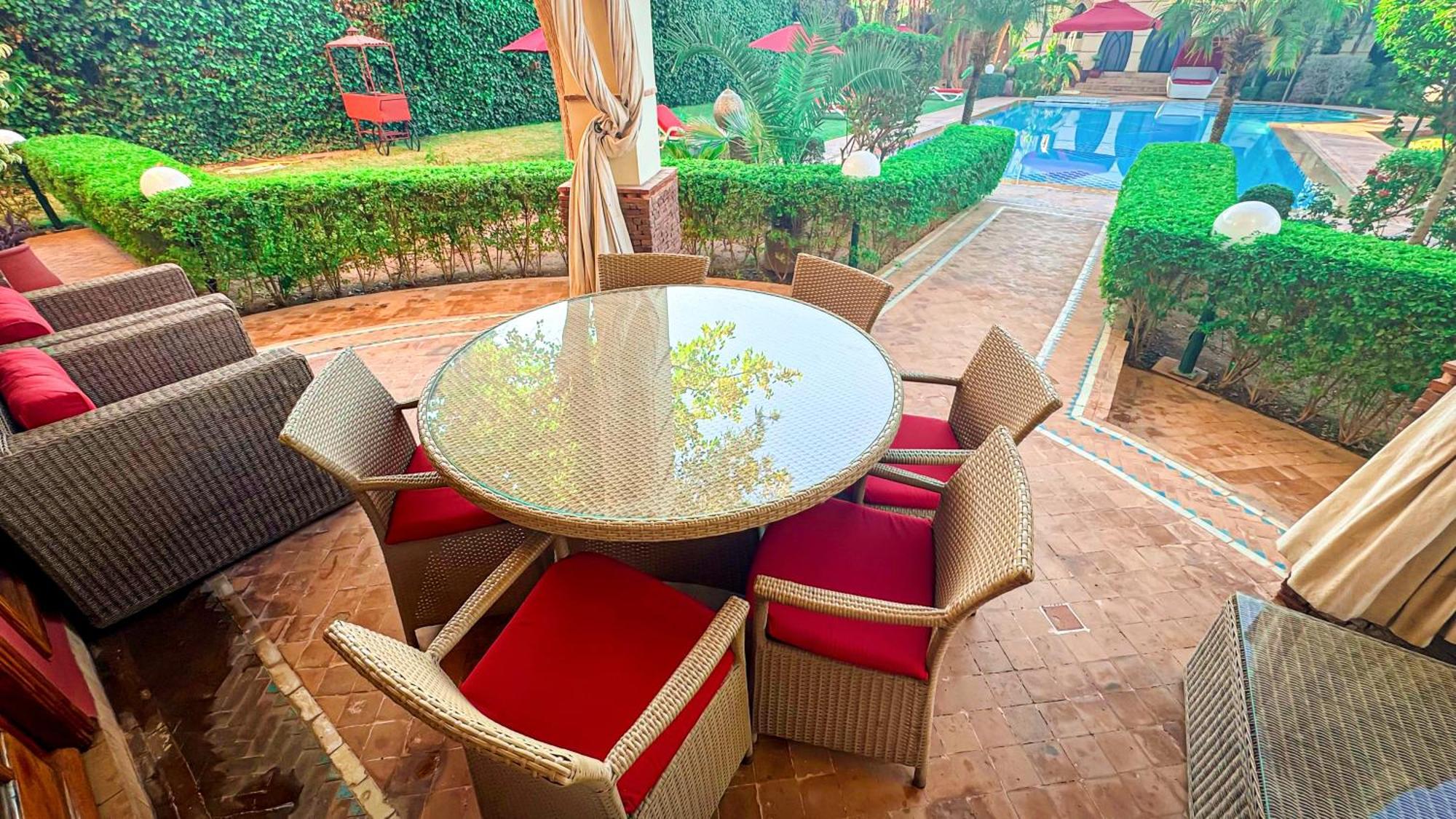 Charming Luxury - Pool & Hot Tub Villa