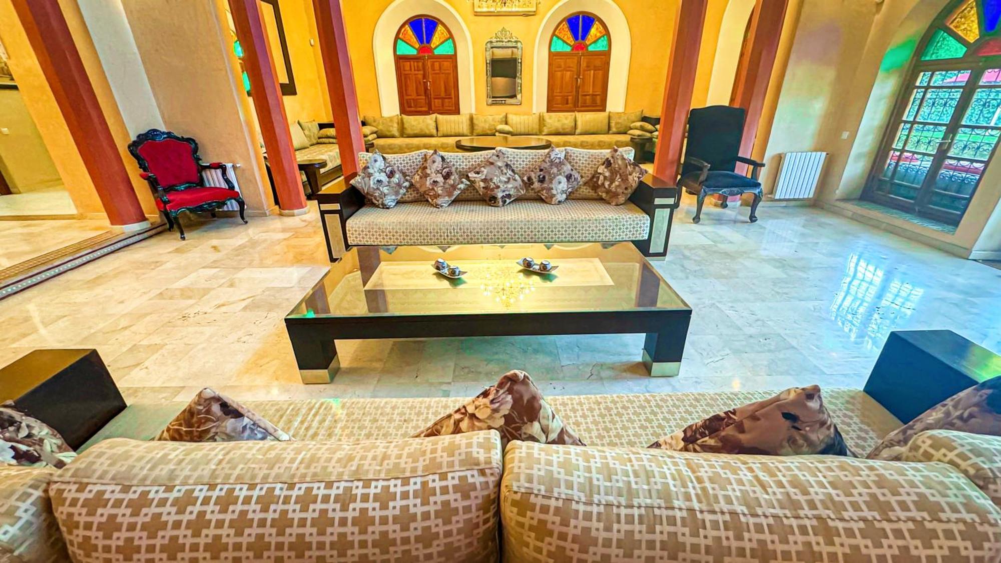 Charming Luxury - Pool & Hot Tub Villa