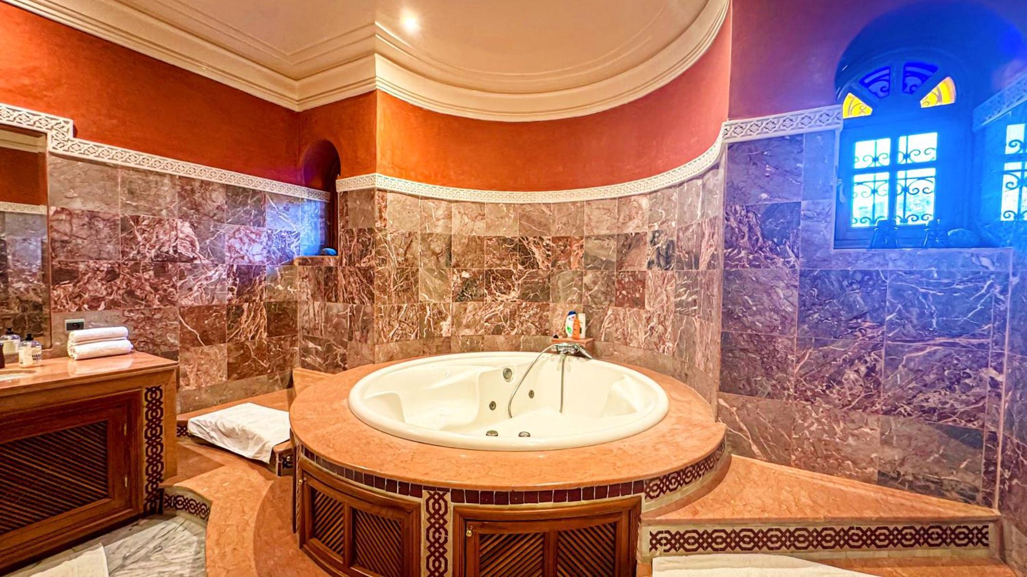 Charming Luxury - Pool & Hot Tub Villa Marrakesh