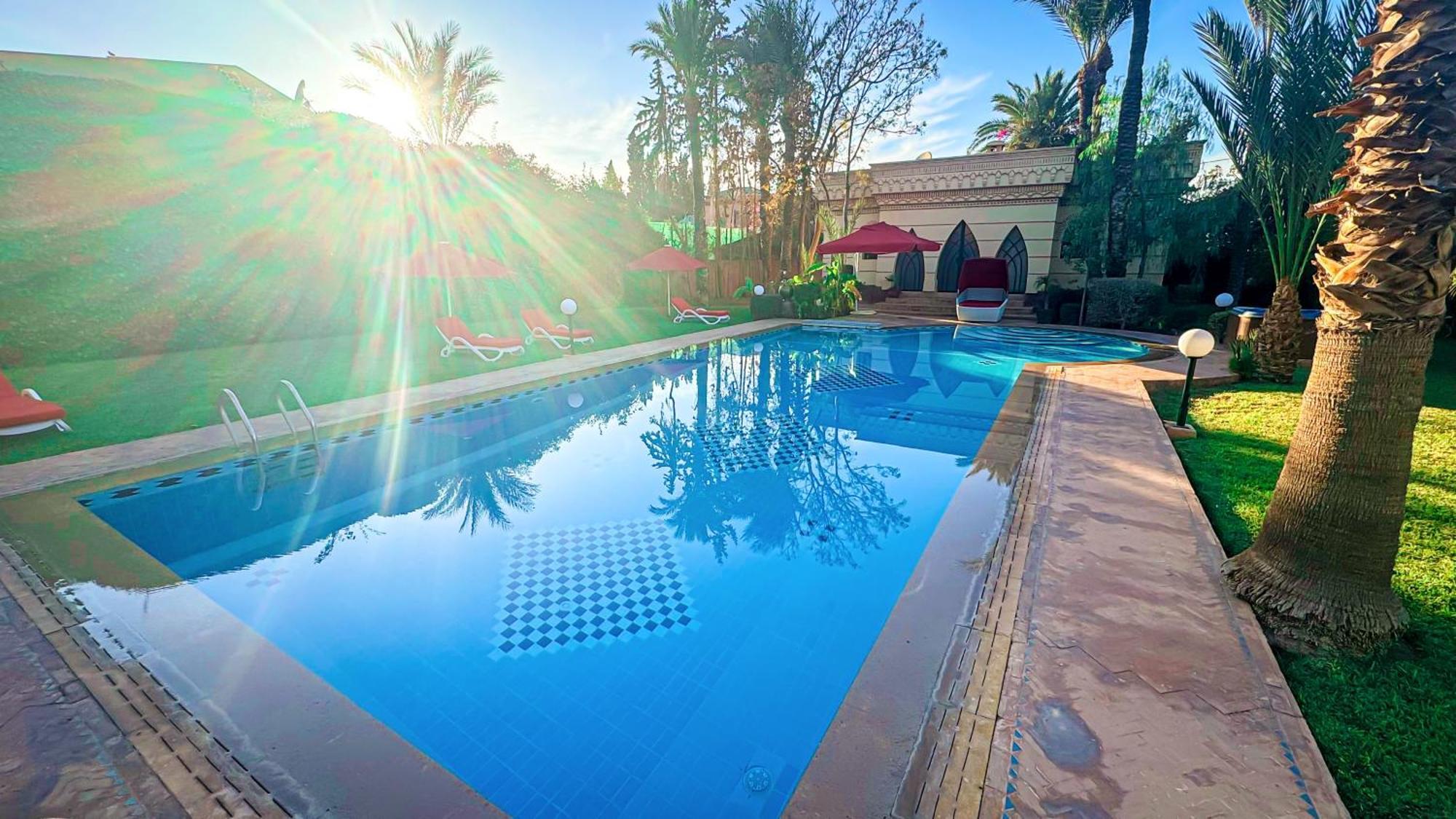 Charming Luxury - Pool & Hot Tub Villa Marrakesh