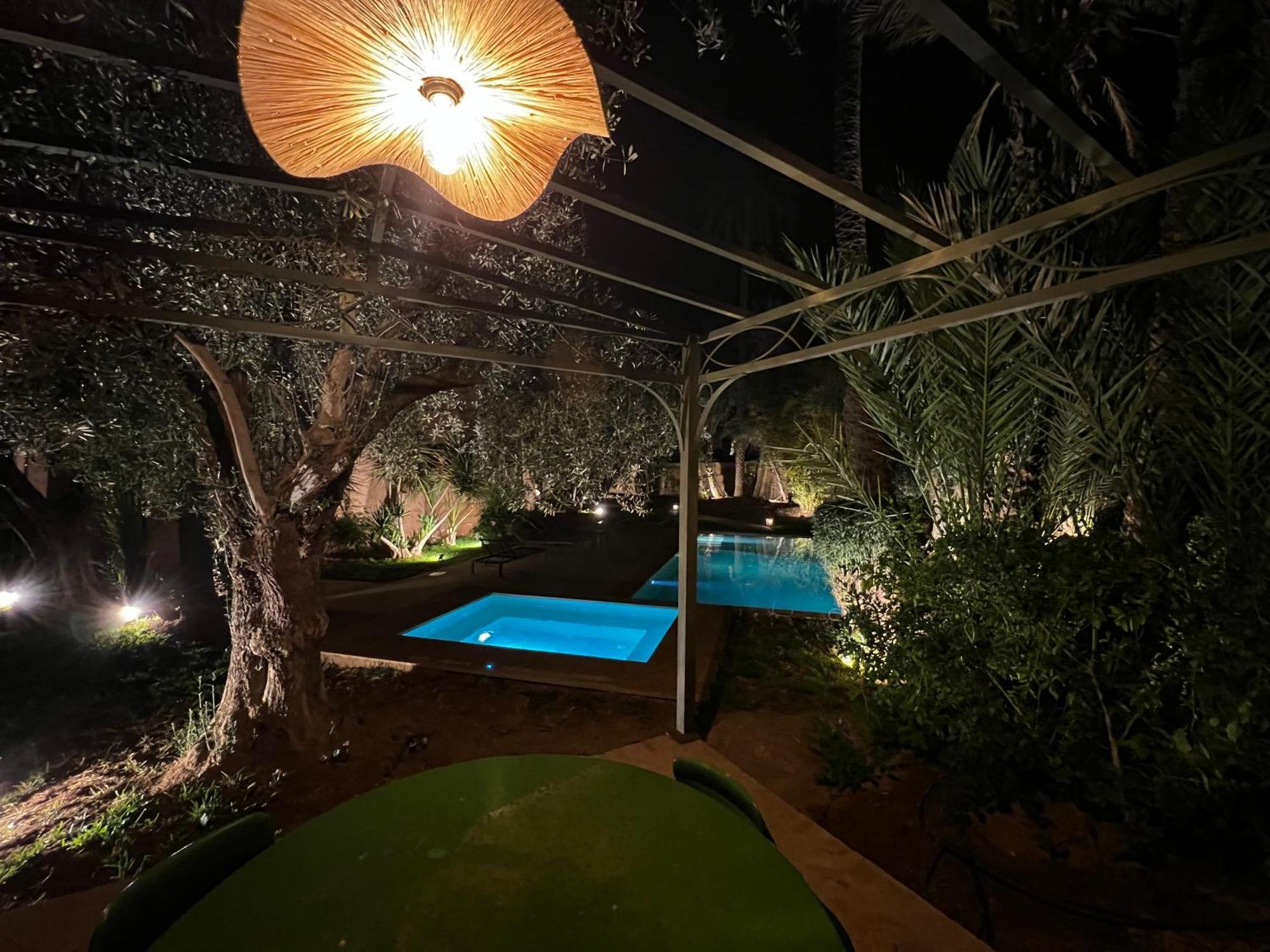 Kasbah De Luxe, Piscine Et Jacuzzi Chauffes, Jardin Tropical * Marrakesh