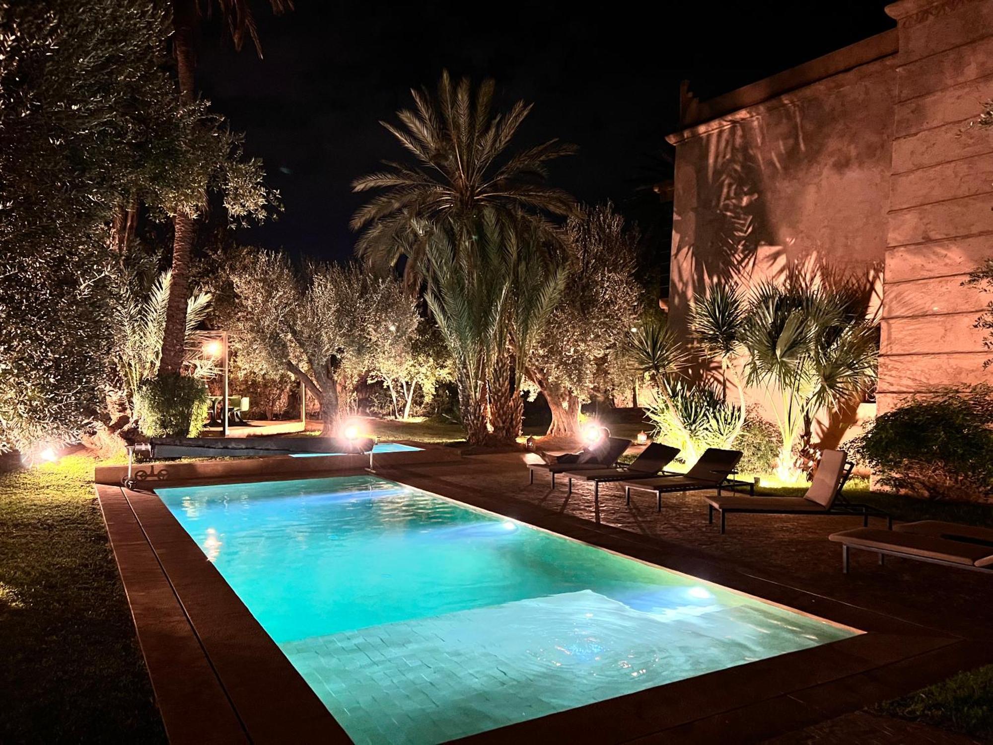 Villa Kasbah De Luxe, Piscine Et Jacuzzi Chauffes, Jardin Tropical Marrakesh