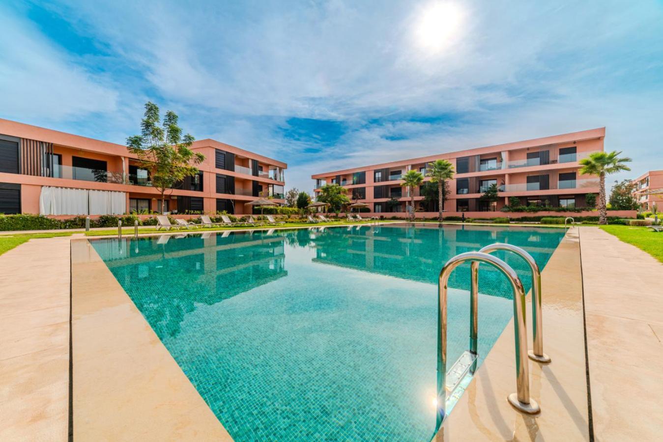 Luxury And Serenity At Noria Golf And Pool
