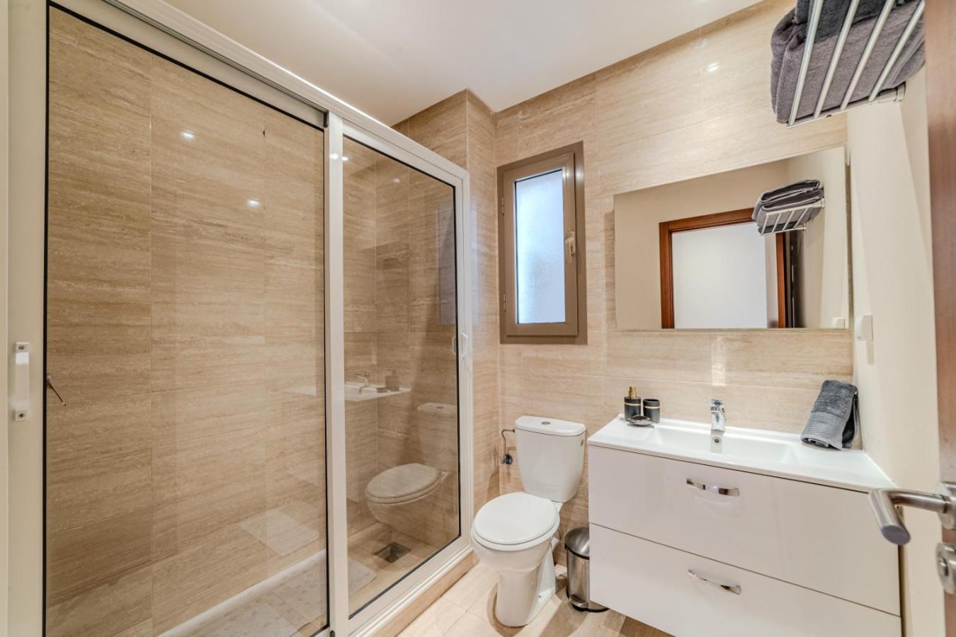 Serenity And Confort In Prestigia 10 Min Du Centre Apartamento