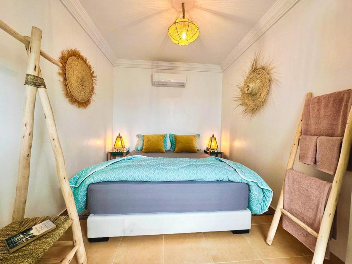 Cozy 4-bedroom House, Duplex In Marrakech, Rooftop, 3 Outdoor Pools, Up To 9 Guests *