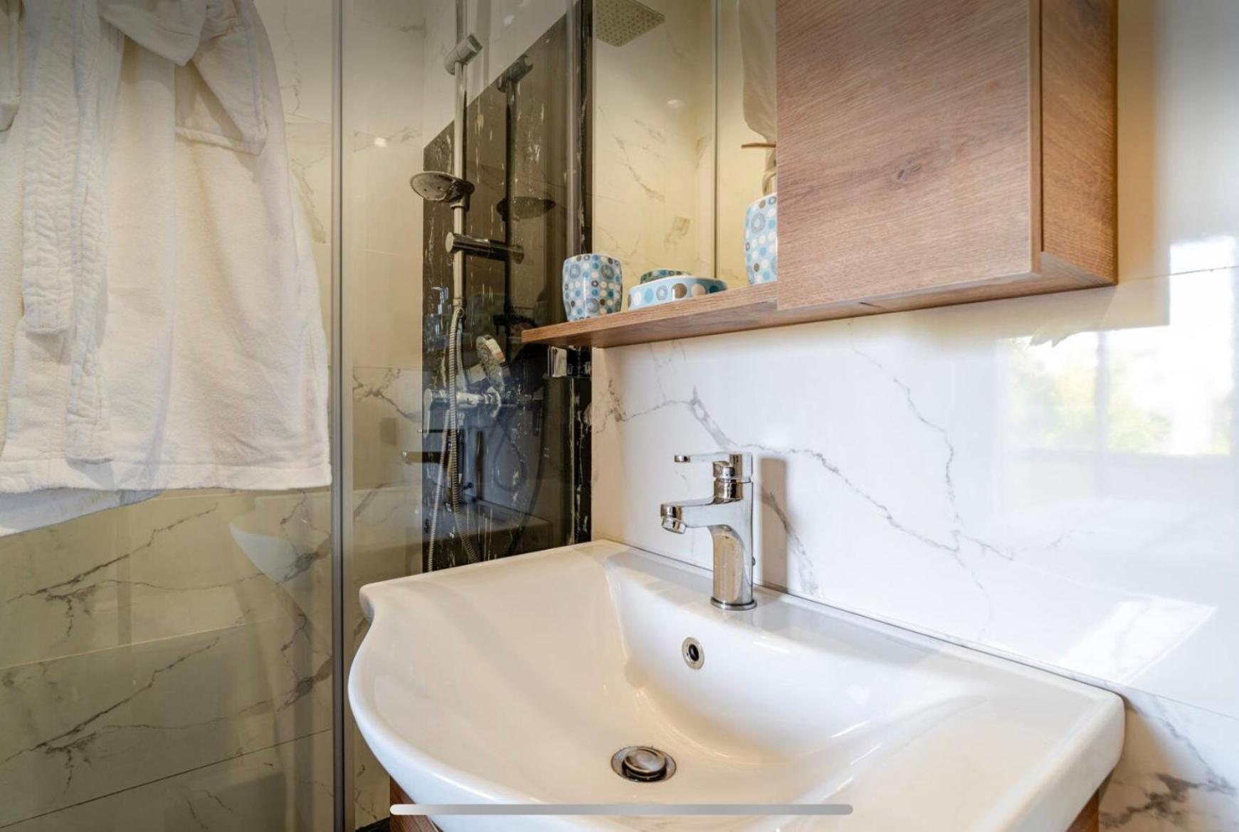 Exotic Vip Family Only -housekeeper ,billard,ping-pong,piscine Privee -chauffee Sur Demande- Villa