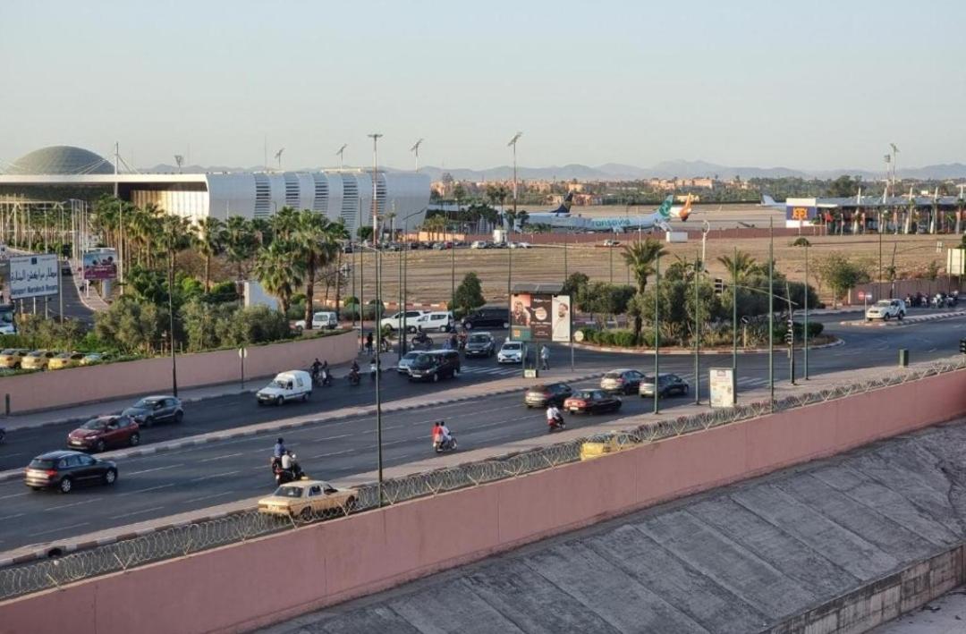Appartamento Cozy Airport Only 5 Minutes Walk