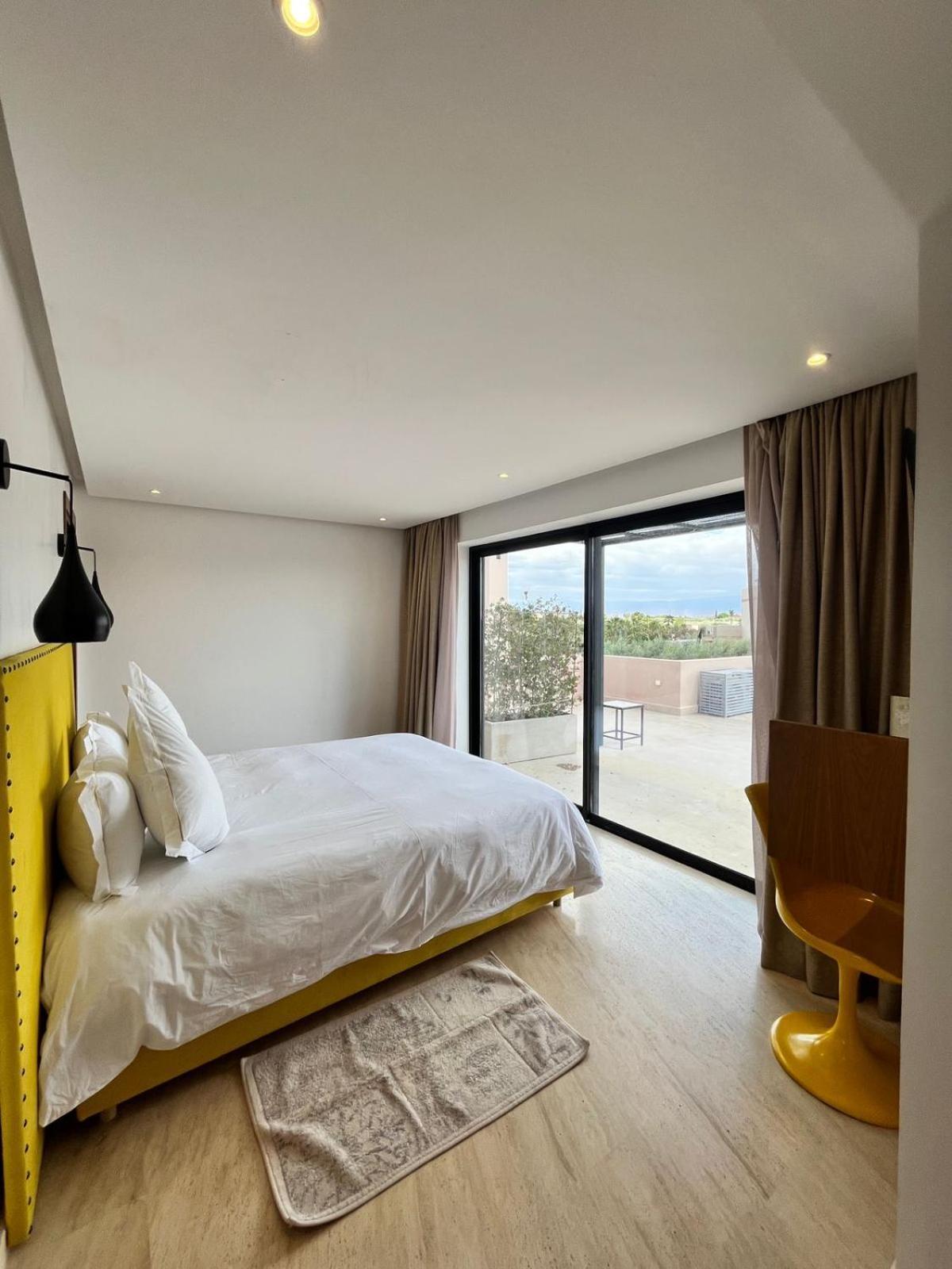 Des Iris Villa *