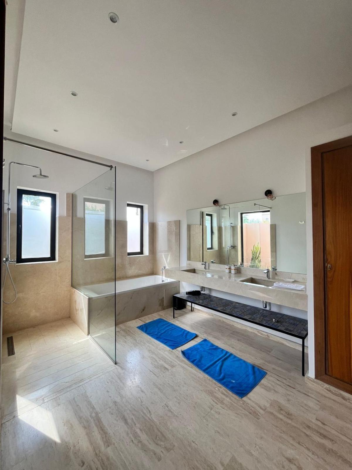 Des Iris Marrakesh