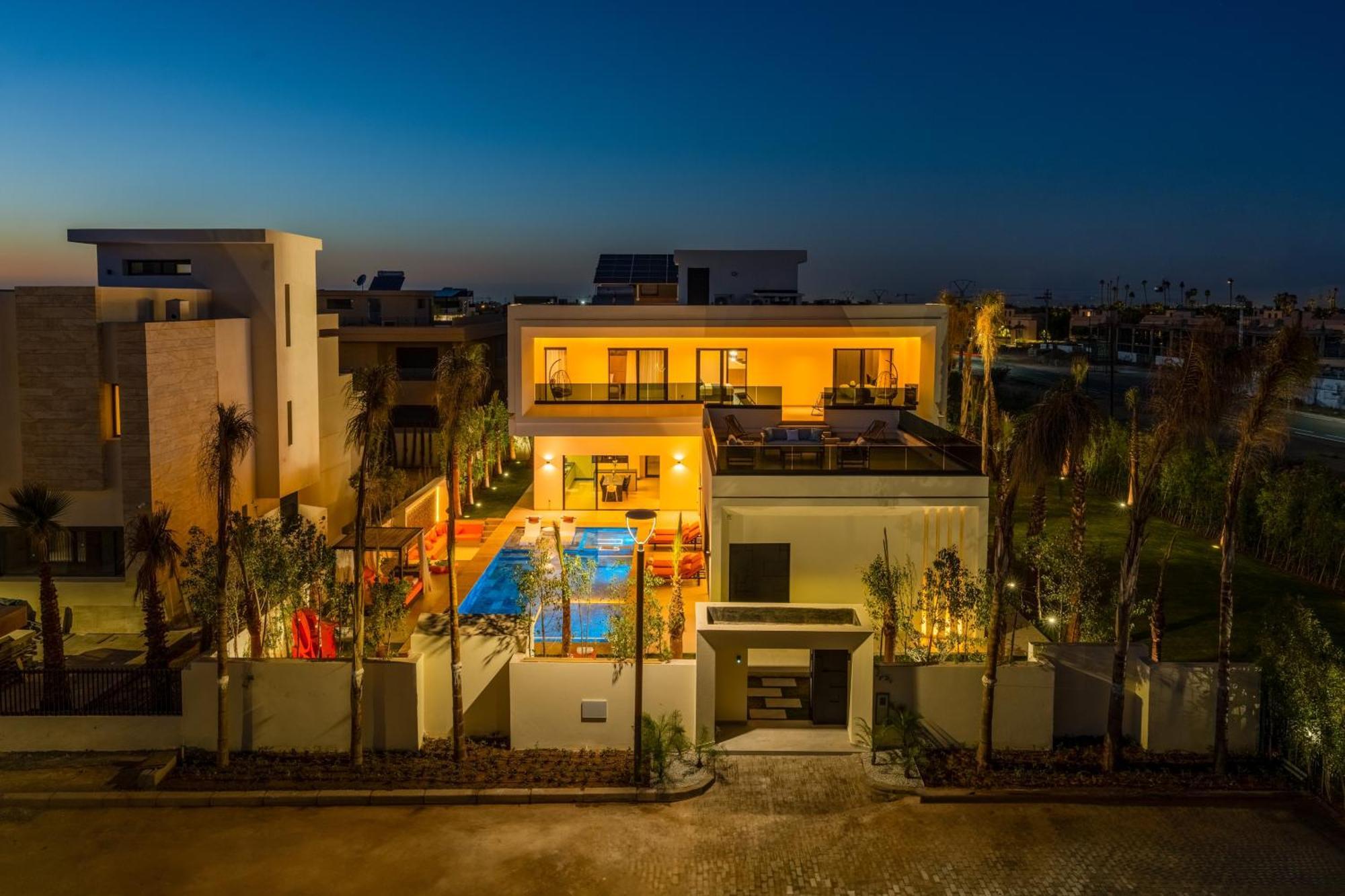 Villa Luxury Heated Pool, Cinema & Game