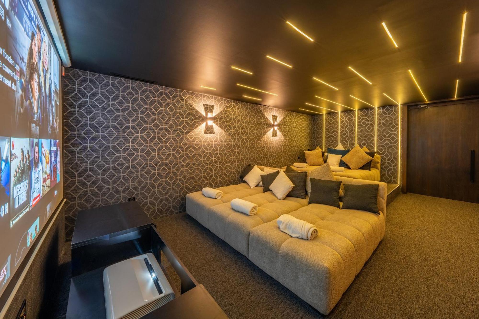 Luxury Heated Pool, Cinema & Game *